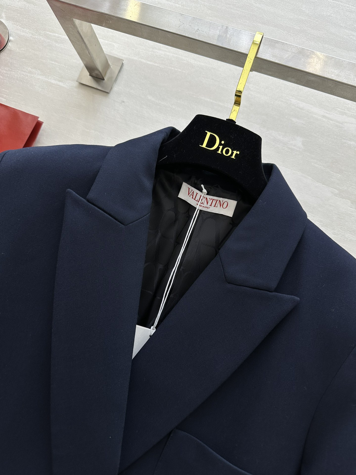 #Valentin♡新款 金线字母logo刺绣西装外套 独家藏蓝色非常好看 休闲时髦又有高级感 立体版型