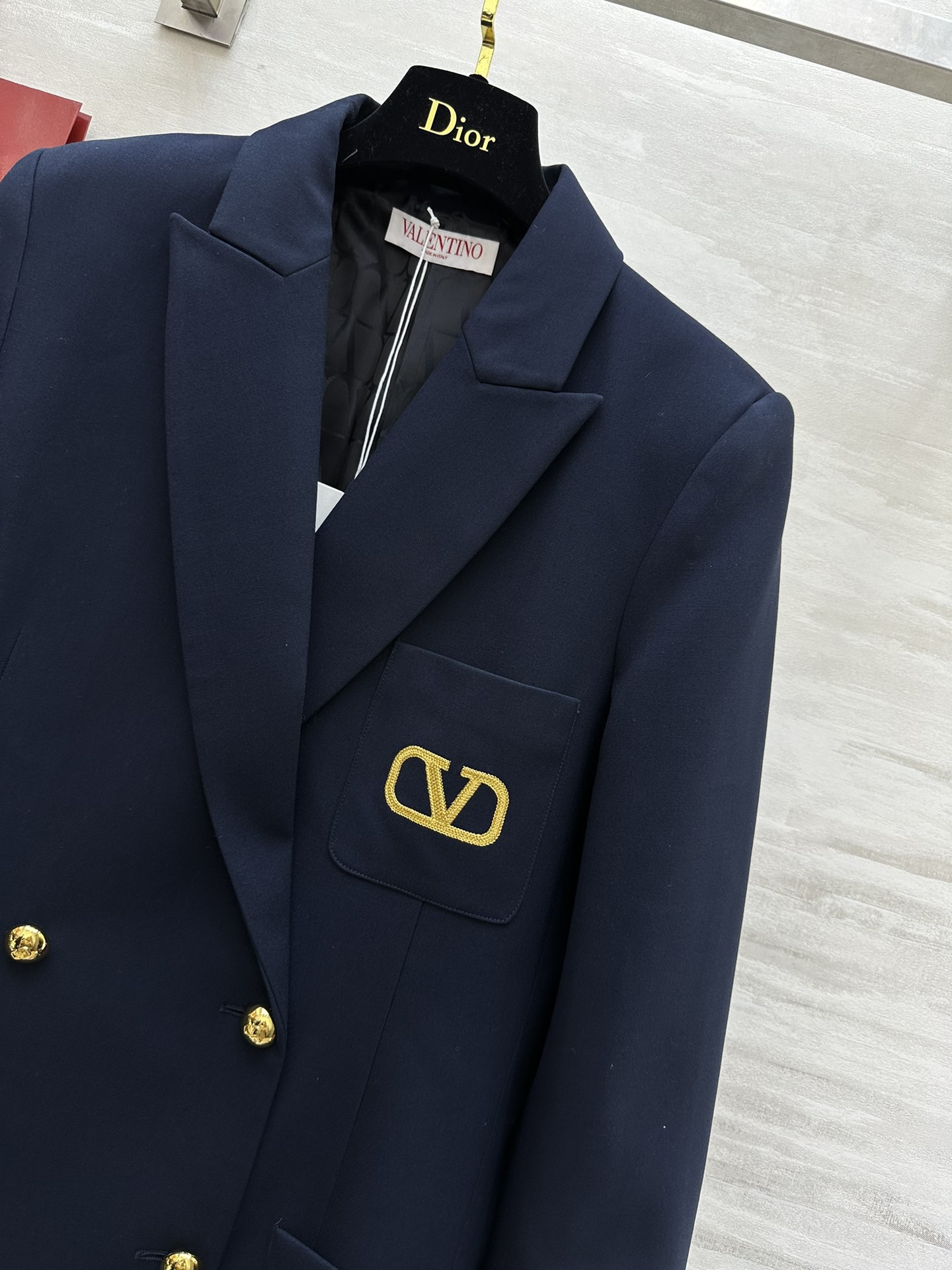 #Valentin♡新款 金线字母logo刺绣西装外套 独家藏蓝色非常好看 休闲时髦又有高级感 立体版型