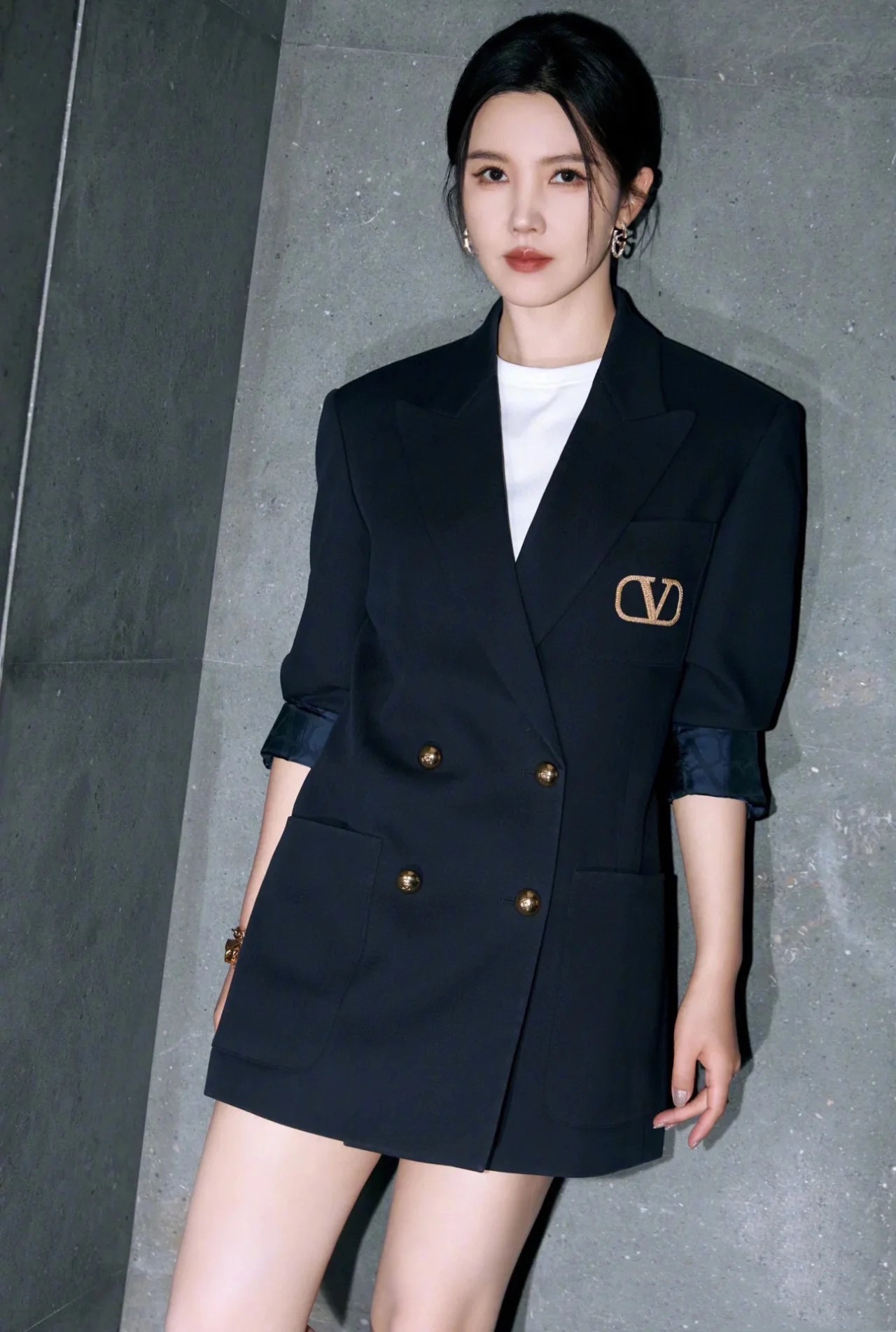 NO:709760,,,19860909,,,Women's clothing