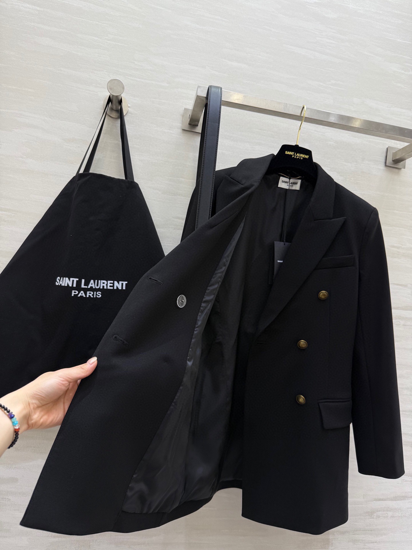 #ysl新款 金扣布雷泽西装 配送腰带 非常显腰身的一款精致西装外套 灵感来源于英国海军 高品质定制 现