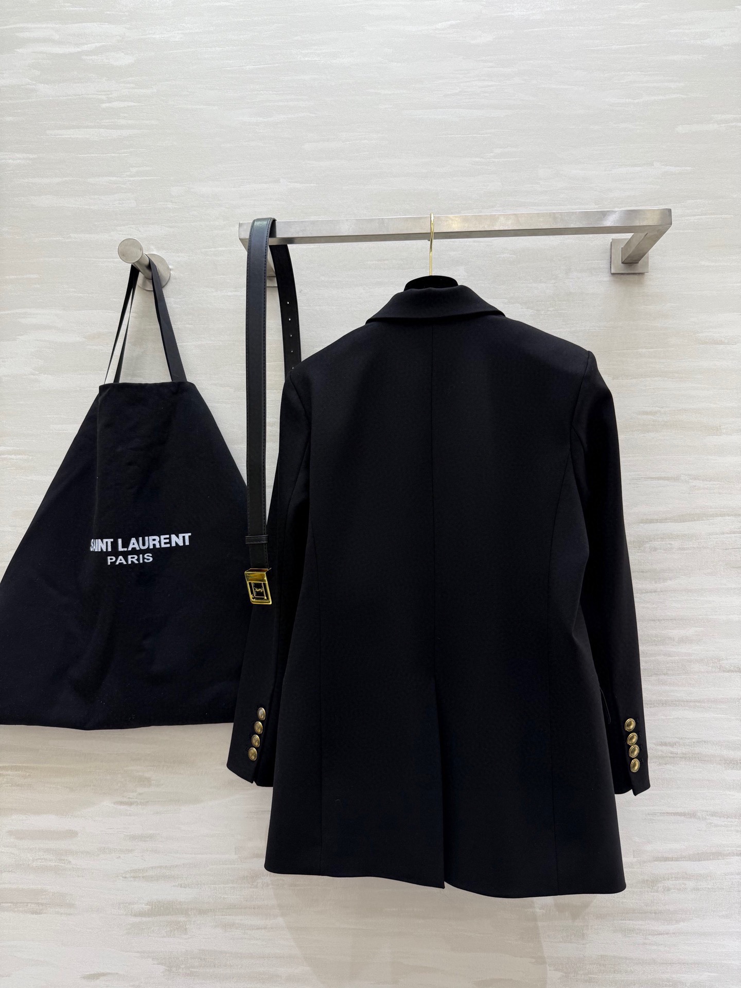 #ysl新款 金扣布雷泽西装 配送腰带 非常显腰身的一款精致西装外套 灵感来源于英国海军 高品质定制 现