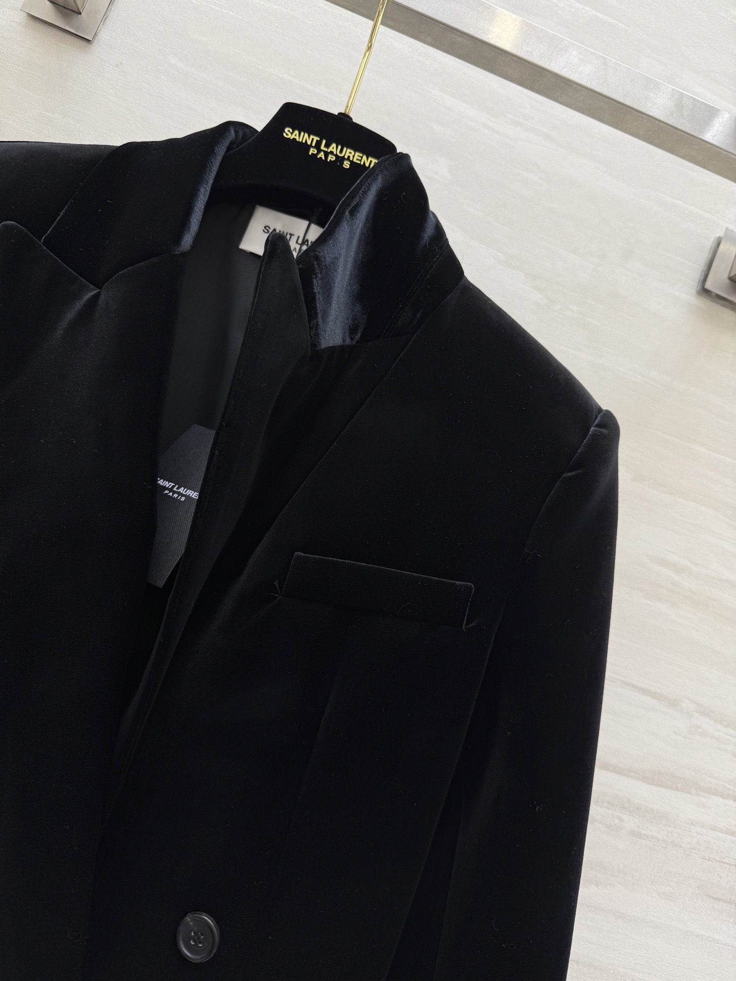 #Saint Lauren♡新款 丝绒西装外套 双排扣＋宽大翻领设计 复古摩登感满满！高品质丝绒面料 手