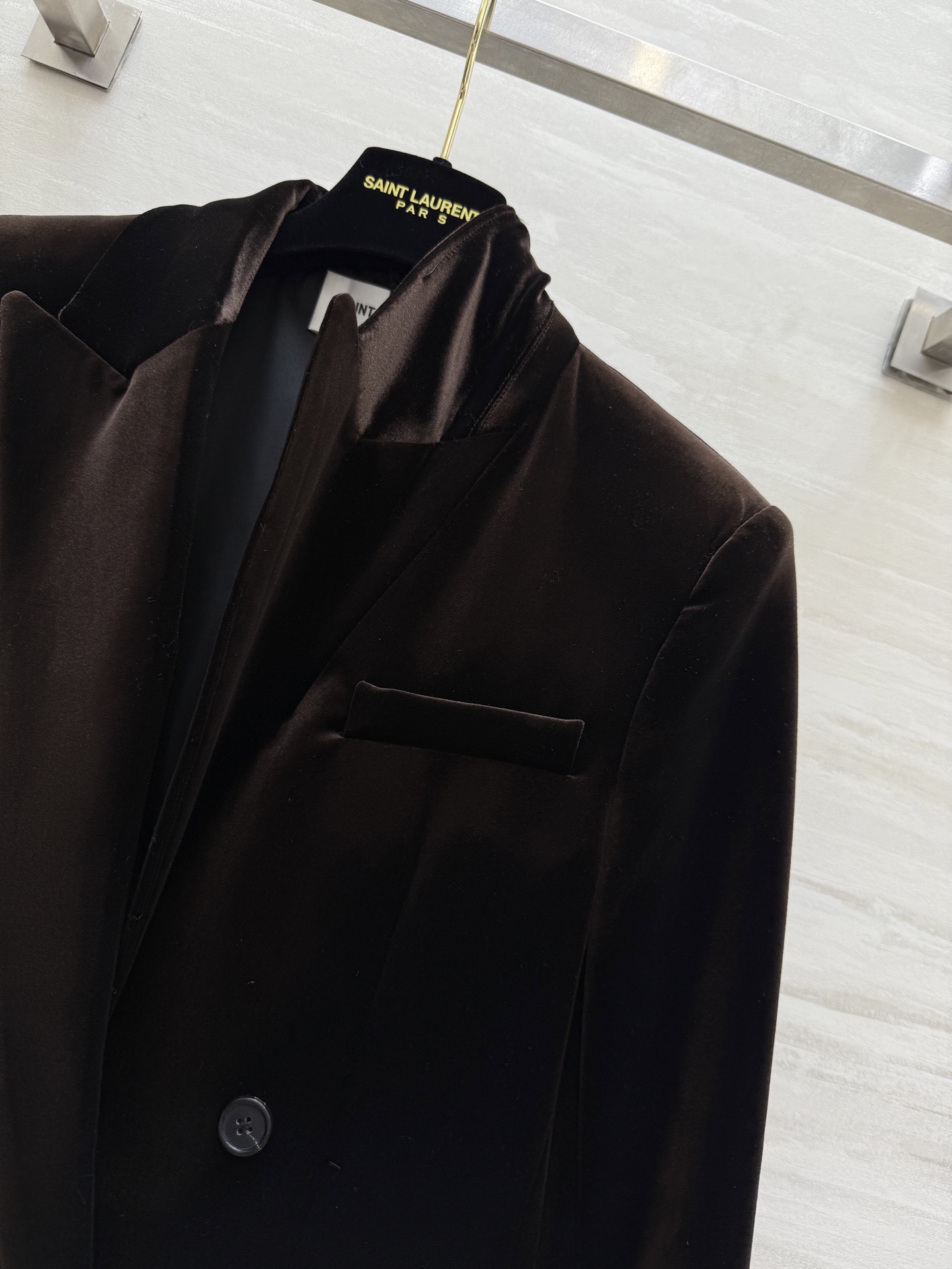 #Saint Lauren♡新款 丝绒西装外套 双排扣＋宽大翻领设计 复古摩登感满满！高品质丝绒面料 手