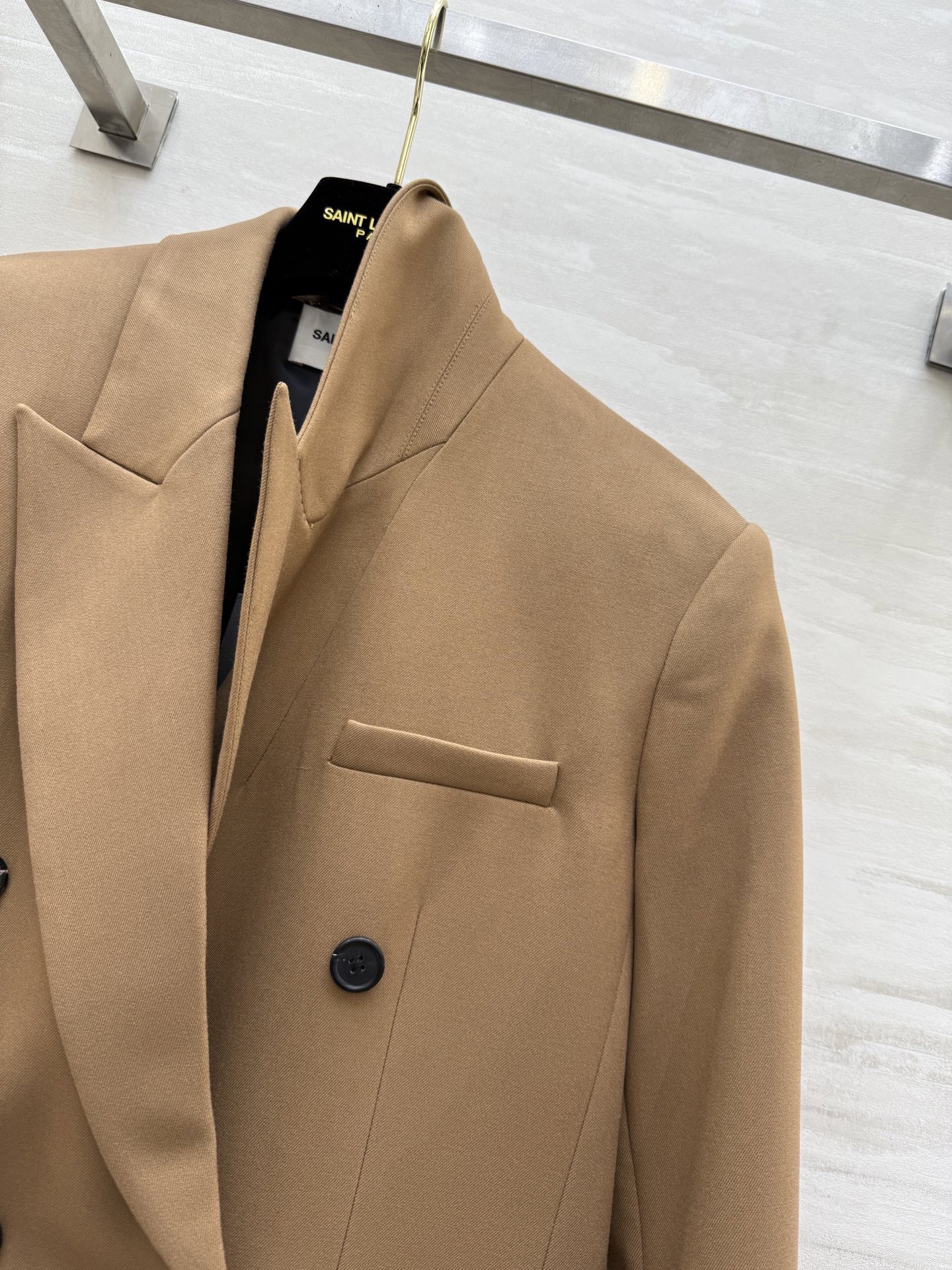 #ysl新款 宽肩廓形版西服外套 自信与性感的神秘融合 打造力量与温柔的女性气质 高品质定制 现货来si