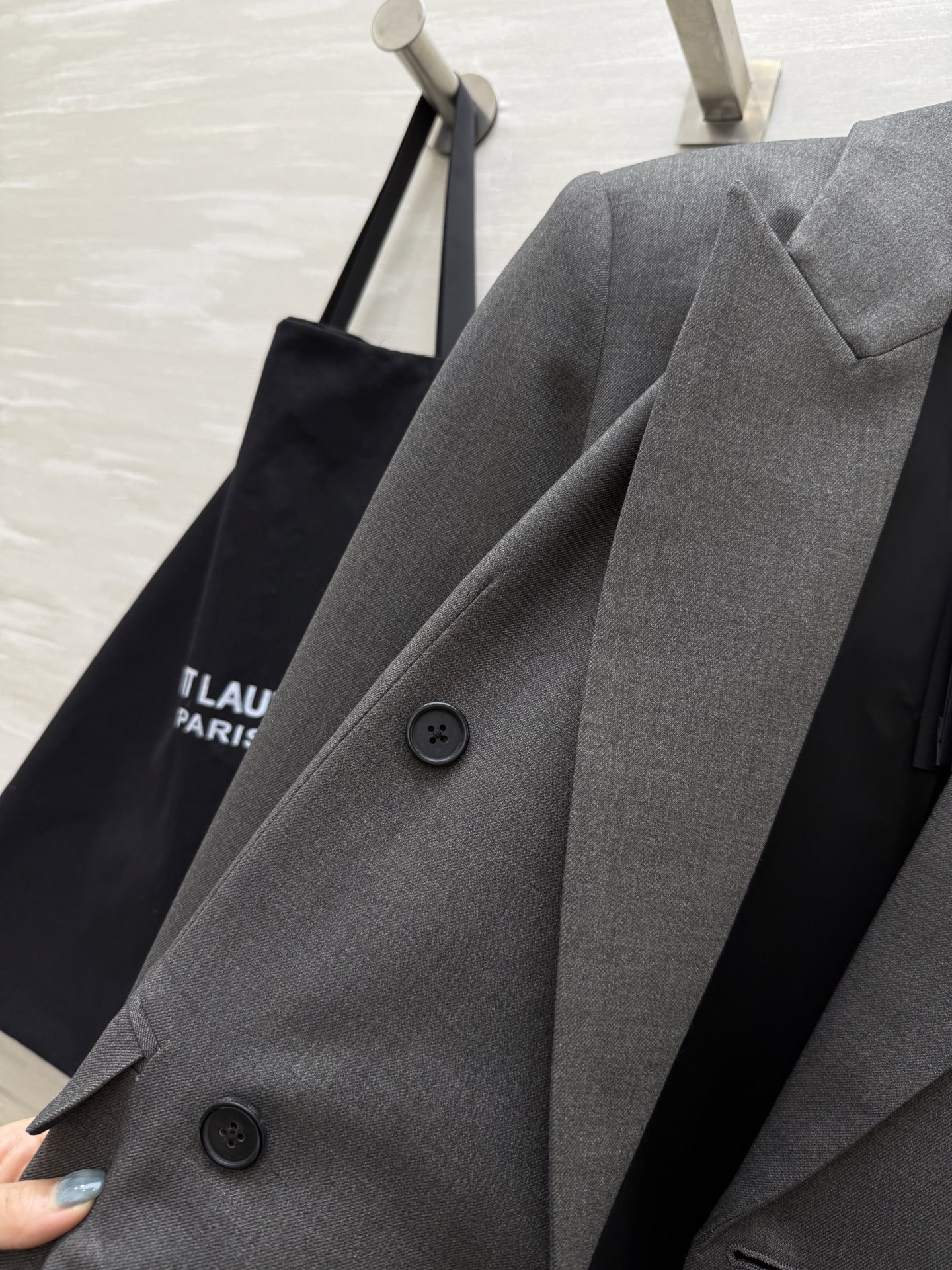 #ysl新款 宽肩廓形版西服外套 自信与性感的神秘融合 打造力量与温柔的女性气质 高品质定制 现货来si