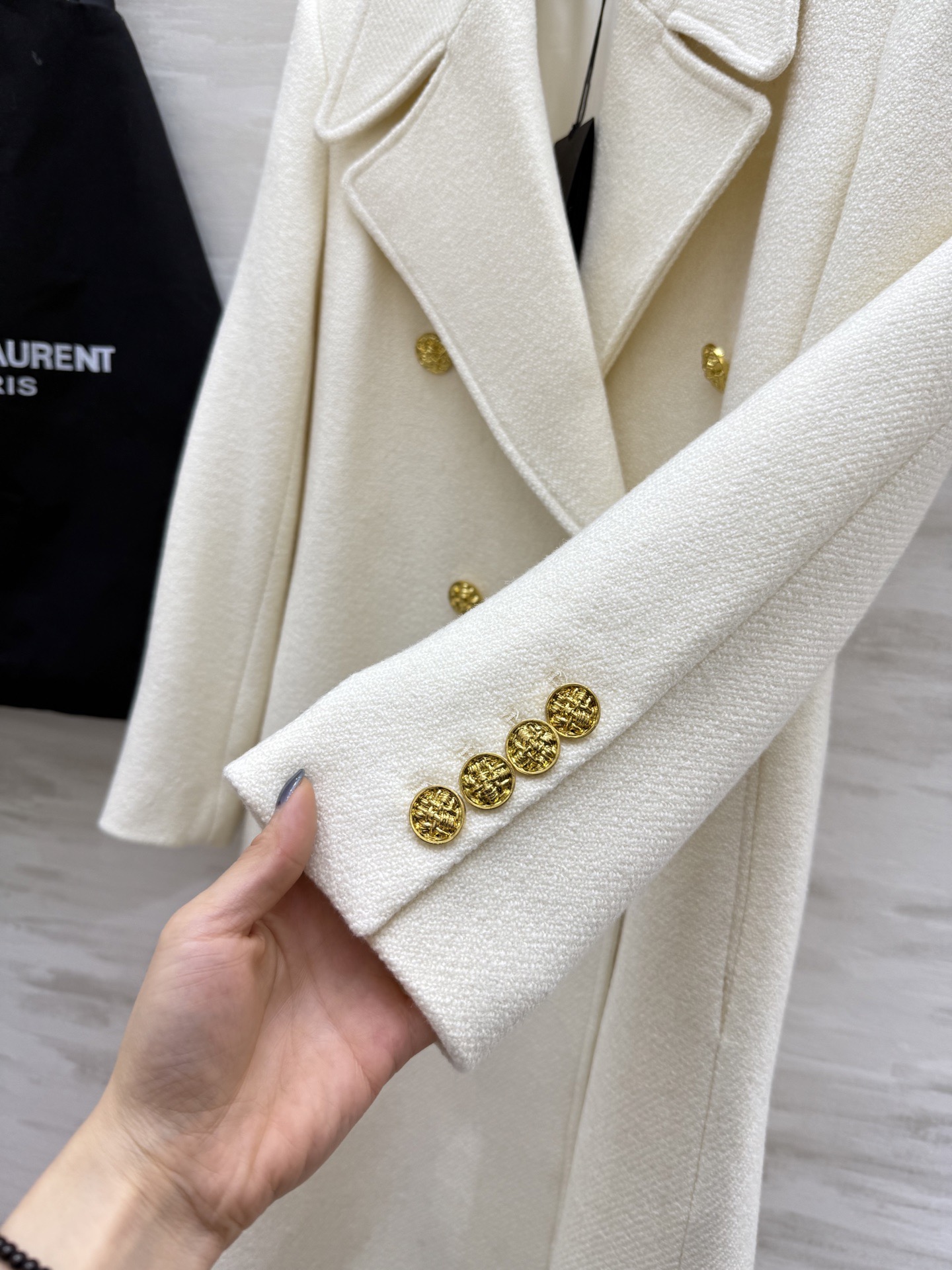 #ysl/Saint Lauren♡双排扣大衣 选用高品质羊毛柔软又保暖 秋冬穿超合适！戗驳领＋金色纽扣