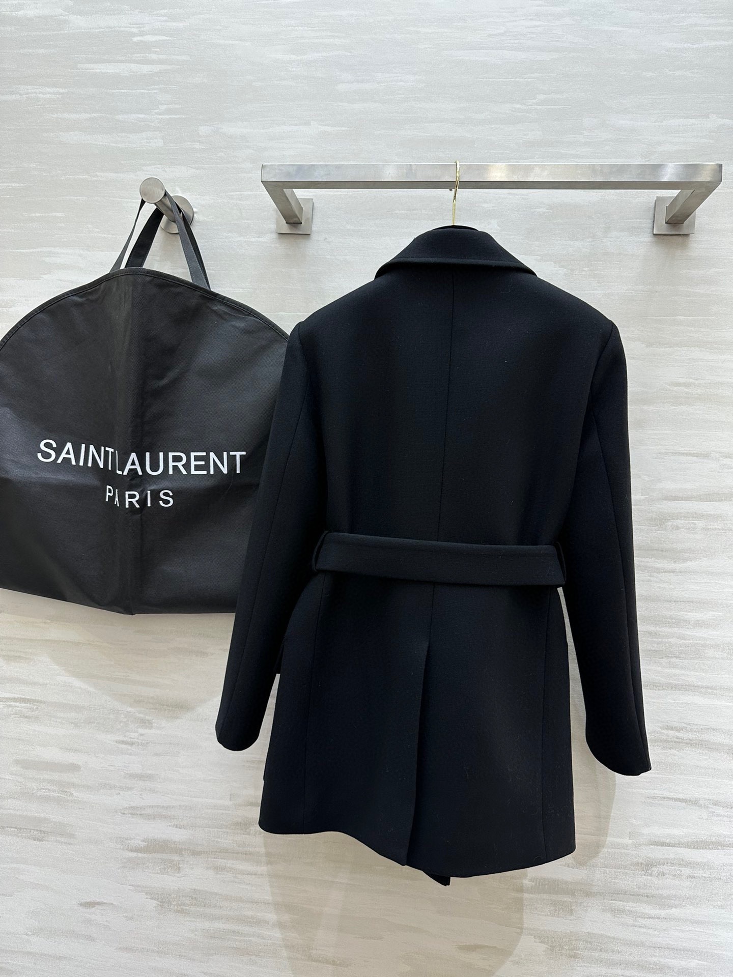 #ysl新款 狩猎装羊毛西装外套 双排扣设计帅气十足 羊毛面料保暖舒适 立体剪裁版型上身非常大气显瘦 高