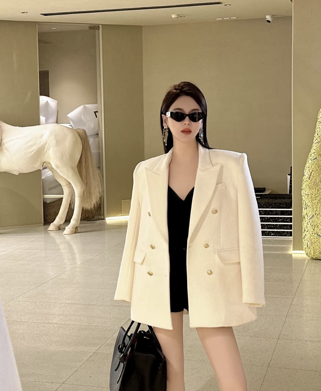 NO:710242,,,19860909,,,Women's clothing