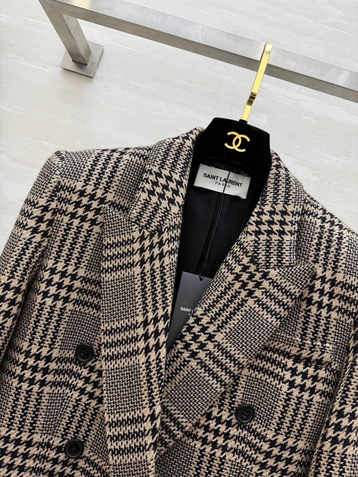 #ysl格伦花呢西服 经典格纹一上身就自带大女主气场～既复古又摩登，完全不挑人！通勤能穿，出街也高级，买