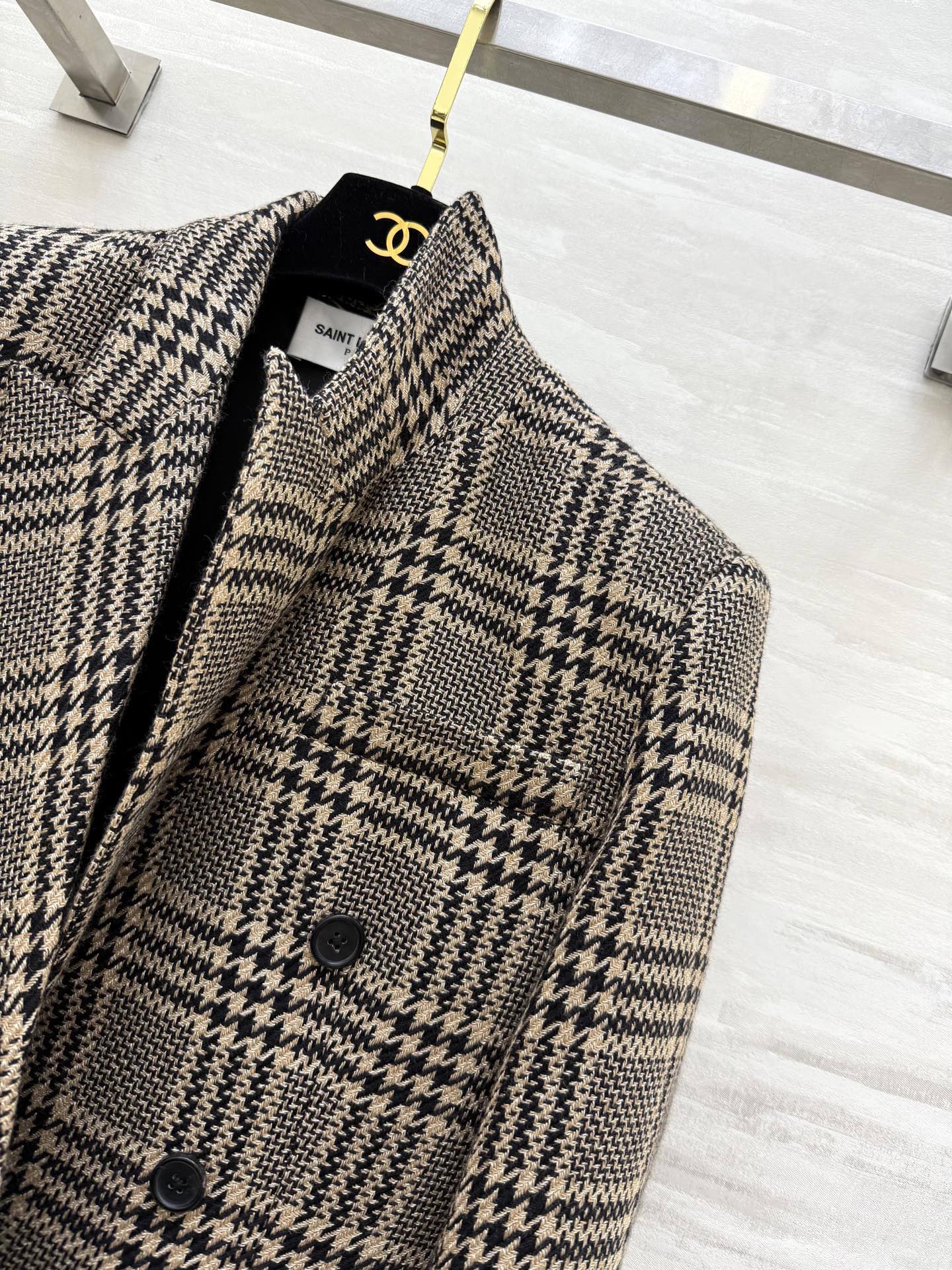 #ysl格伦花呢西服 经典格纹一上身就自带大女主气场～既复古又摩登，完全不挑人！通勤能穿，出街也高级，买