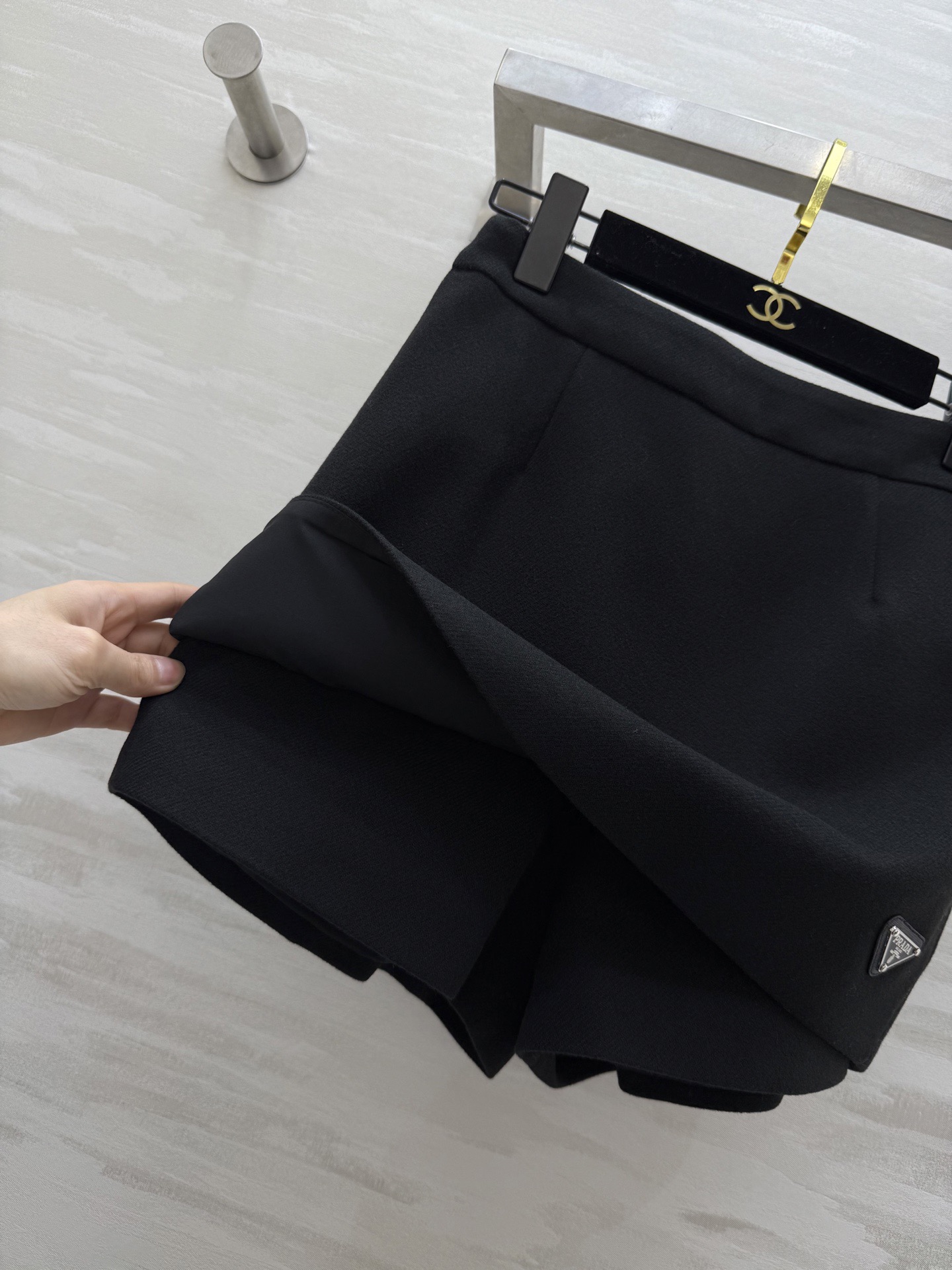 #Prad♡新款羊毛裤裙 俏皮时髦 内里防走光安全裤设计 立体剪裁版型 高品质定制 现货首发size：S