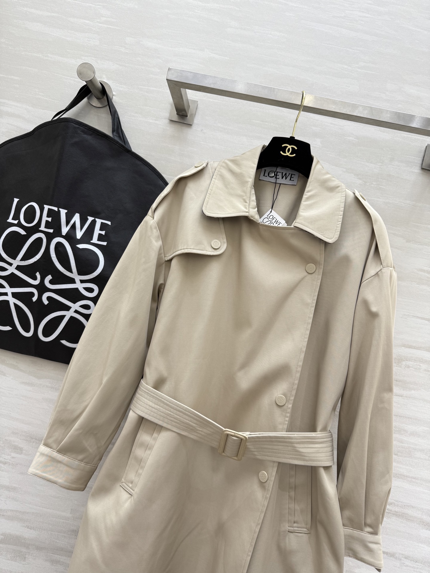 #Loew♡新款 极简风风衣外套 高品质定制 现货首发size：S/M/L（s码肩宽：55，胸围：110