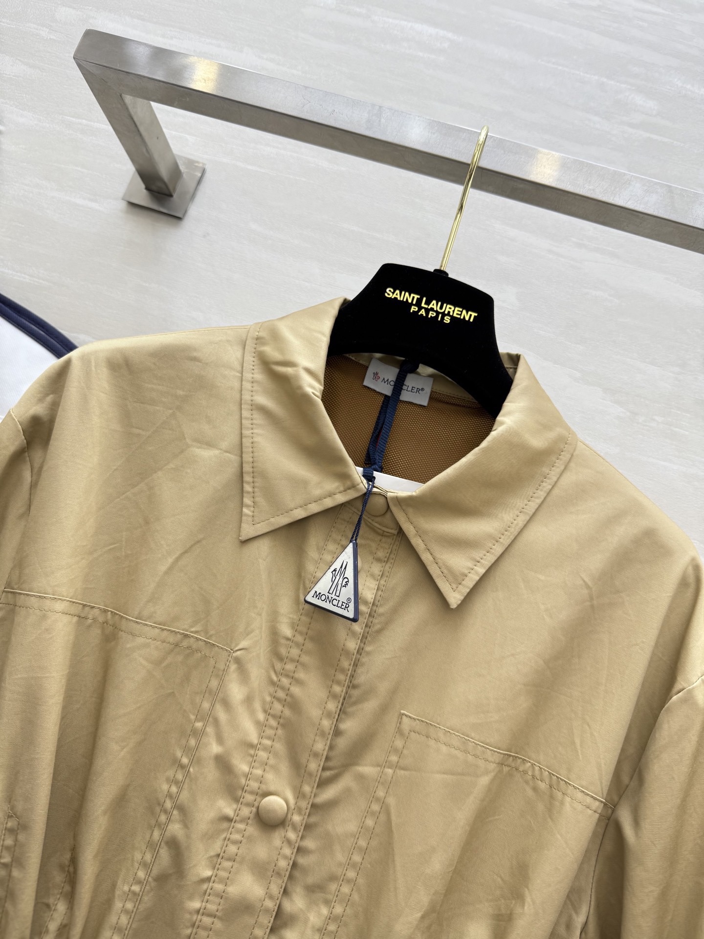 #Moncle♡新款 抽绳收腰翻领风衣外套 高品质 现货来size：S/M/L（s码胸围：100，衣长：