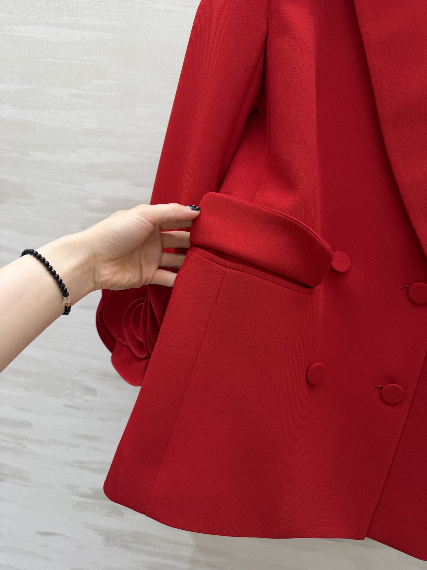 #Valentin♡新款 纯手工立体花朵 羊毛西装外套 重工手工立体玫瑰花袖 设计又甜又酷 重工艺定制黑