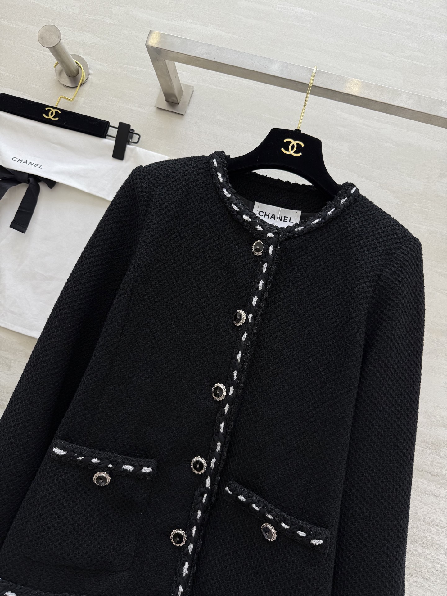 #Chane♡²⁶C粗花呢外套 定制经典粗花呢材质 柔软挺括 精致镶边 优雅复古气质满分 高品质定制 现