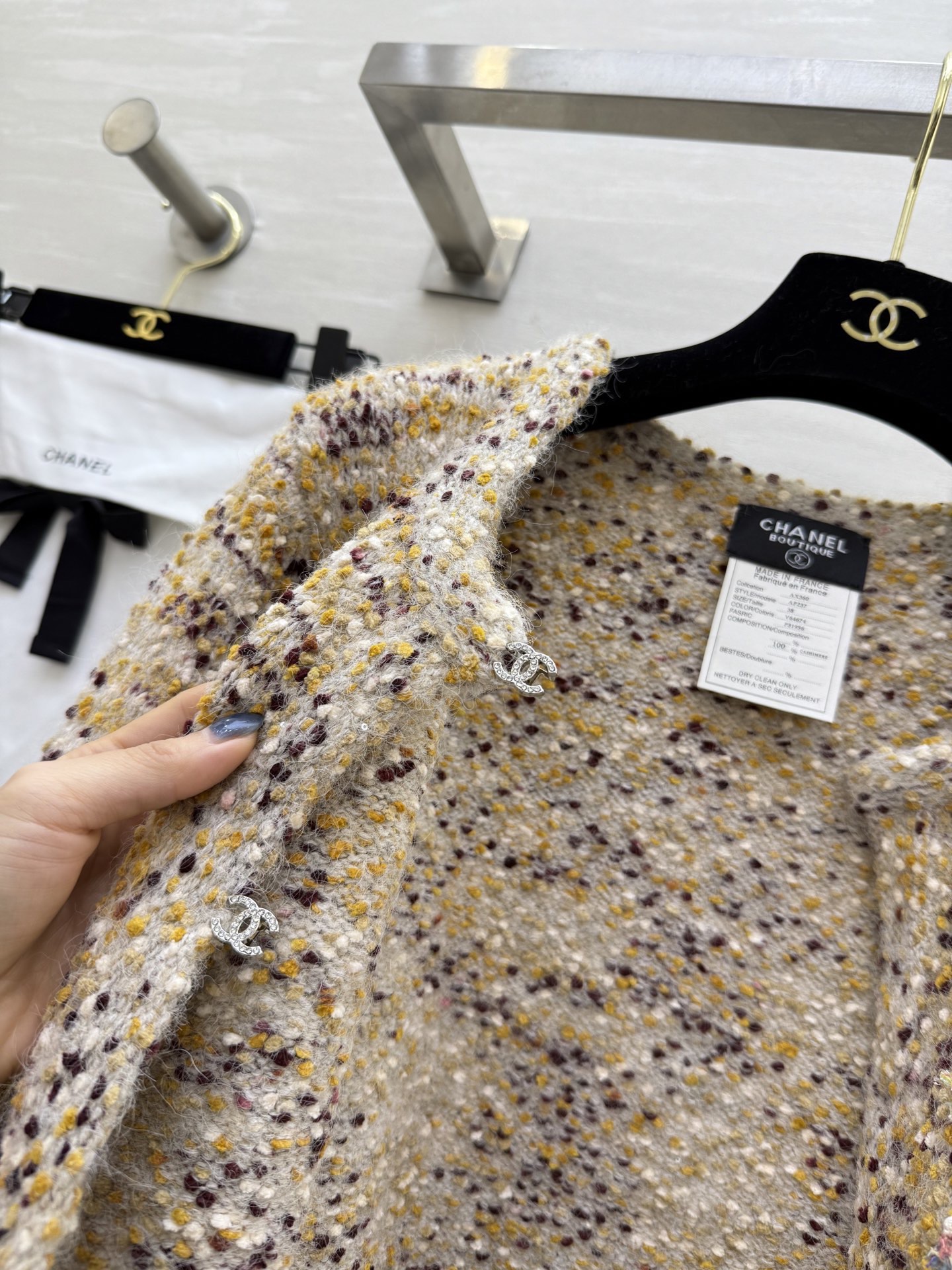 #Chane♡新款 中古系列 绵羊毛彩虹豆豆纱线🧶开衫外套 高品质定制 现货首发size：36/38/4