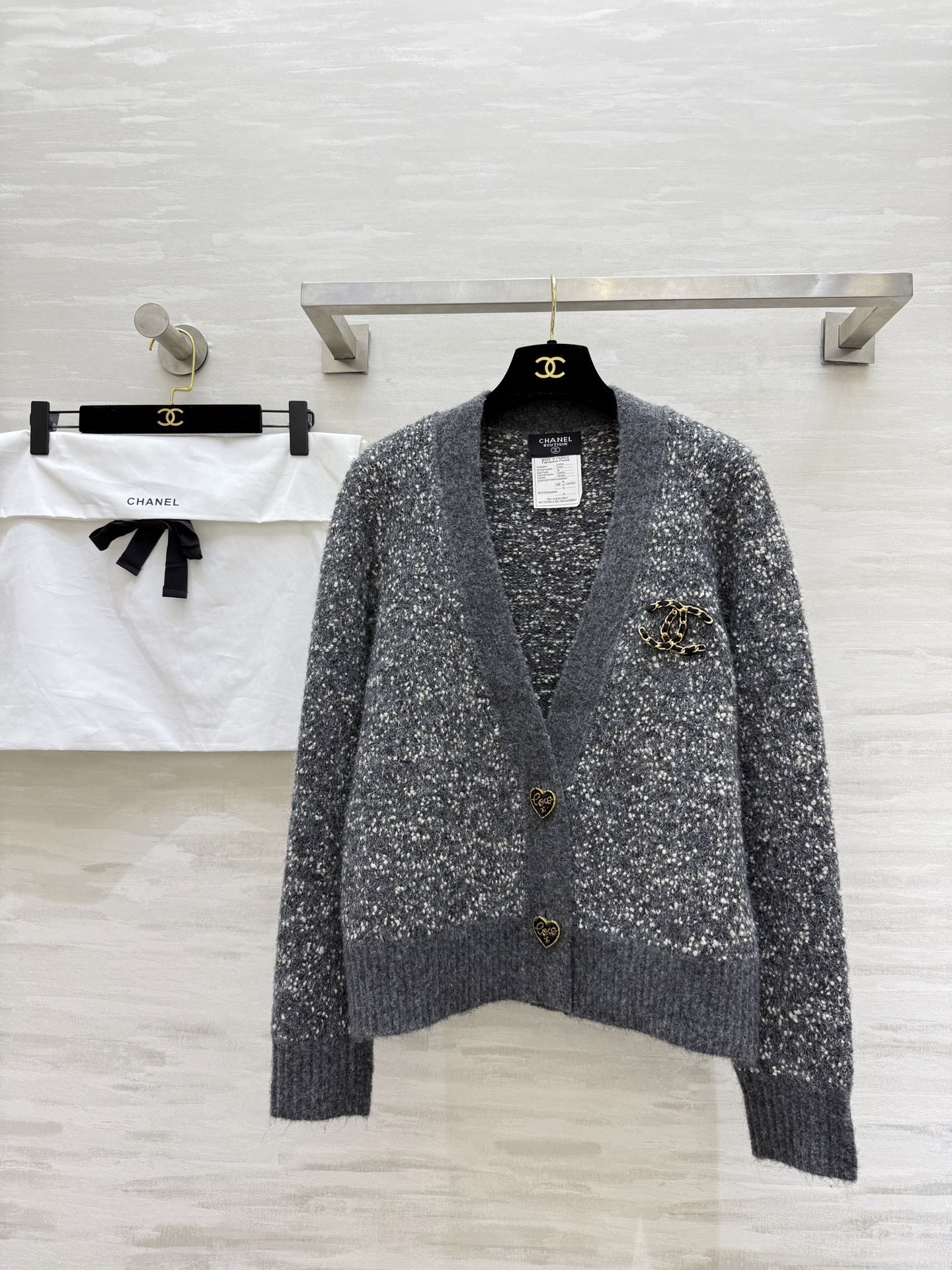 NO:713205,#Chane New Second-hand Series Wool Cardigan Jacket High-Quality Customized Available in Stock First Time Size36/38/40 (36 Size Bust 90, Length 55),,chanel,jackets & coats,19860909#Chane新款 中古系列 羊毛开衫外套 高品质定制 现货首发size36/38/40（36码胸围90,衣长55）,,chanel,jackets & coats,,Women's clothing