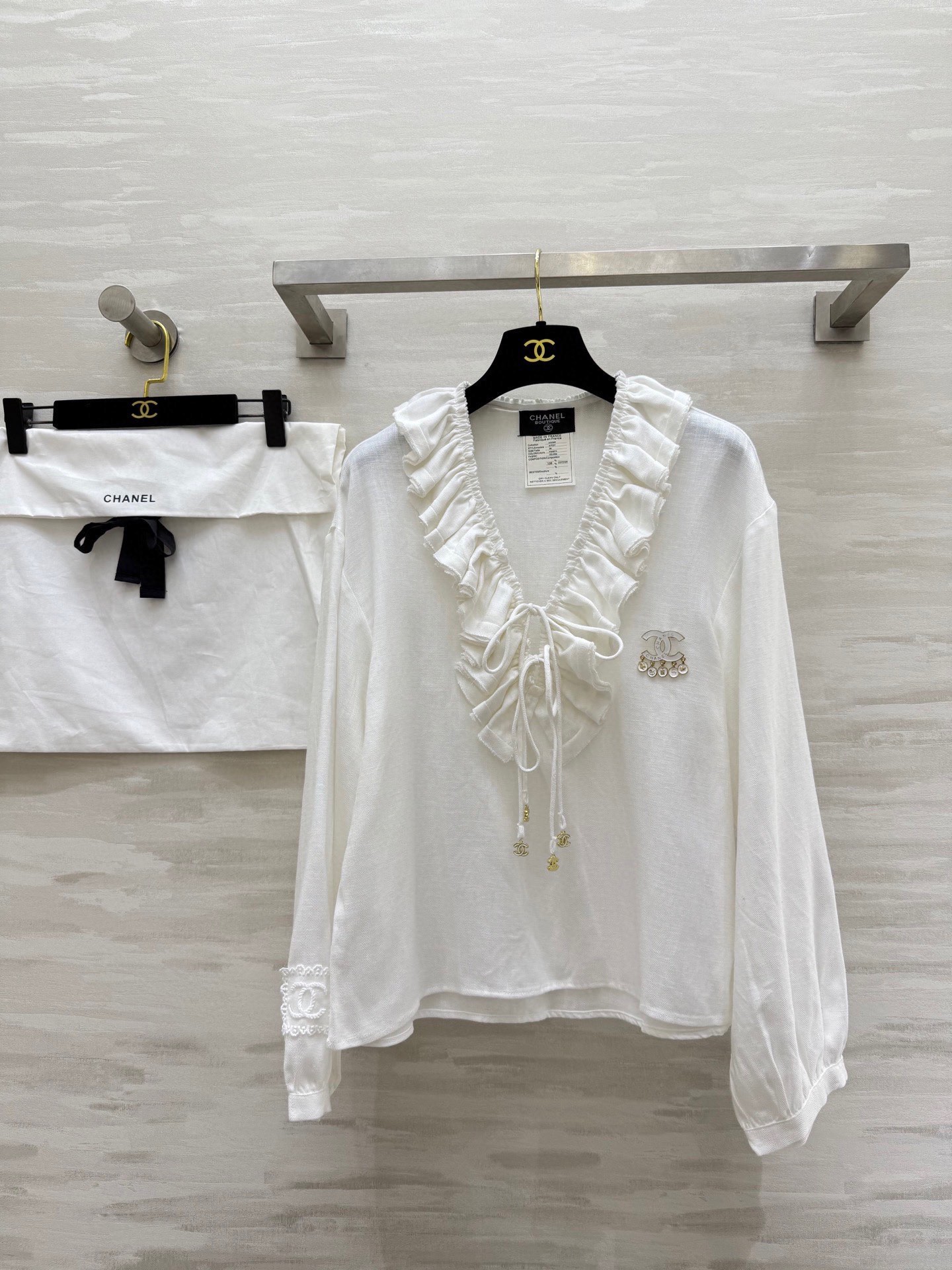 #Chane♡新款 中古系列 棉麻褶皱衬衣 复古繁复风 棉麻材质 手工撕边 极尽立体褶皱 手工系带 荷叶