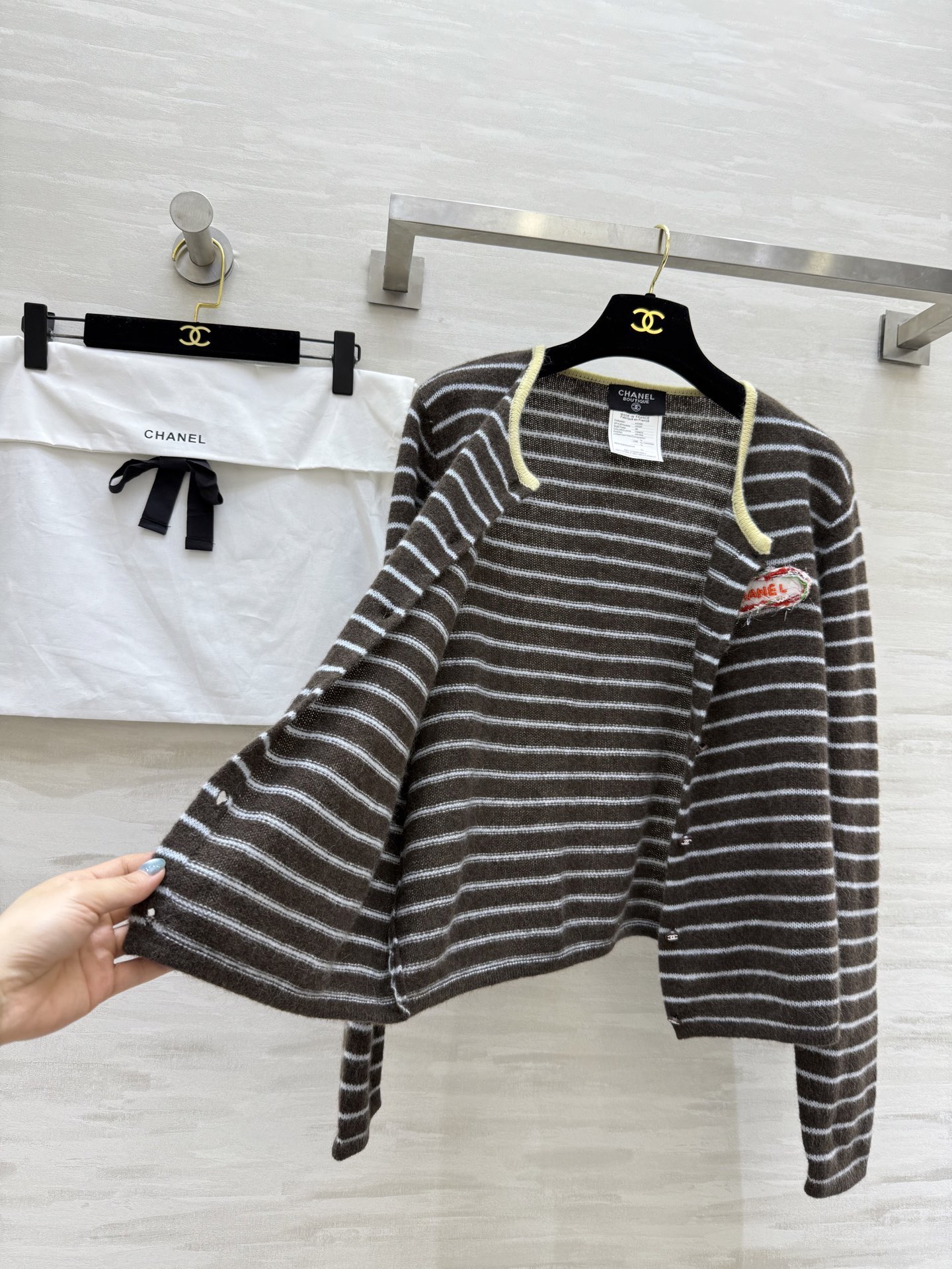 #Chane♡新款 定制羊驼毛条纹开衫外套 高品质 现货来 配送防尘袋 size：36/38/40（38