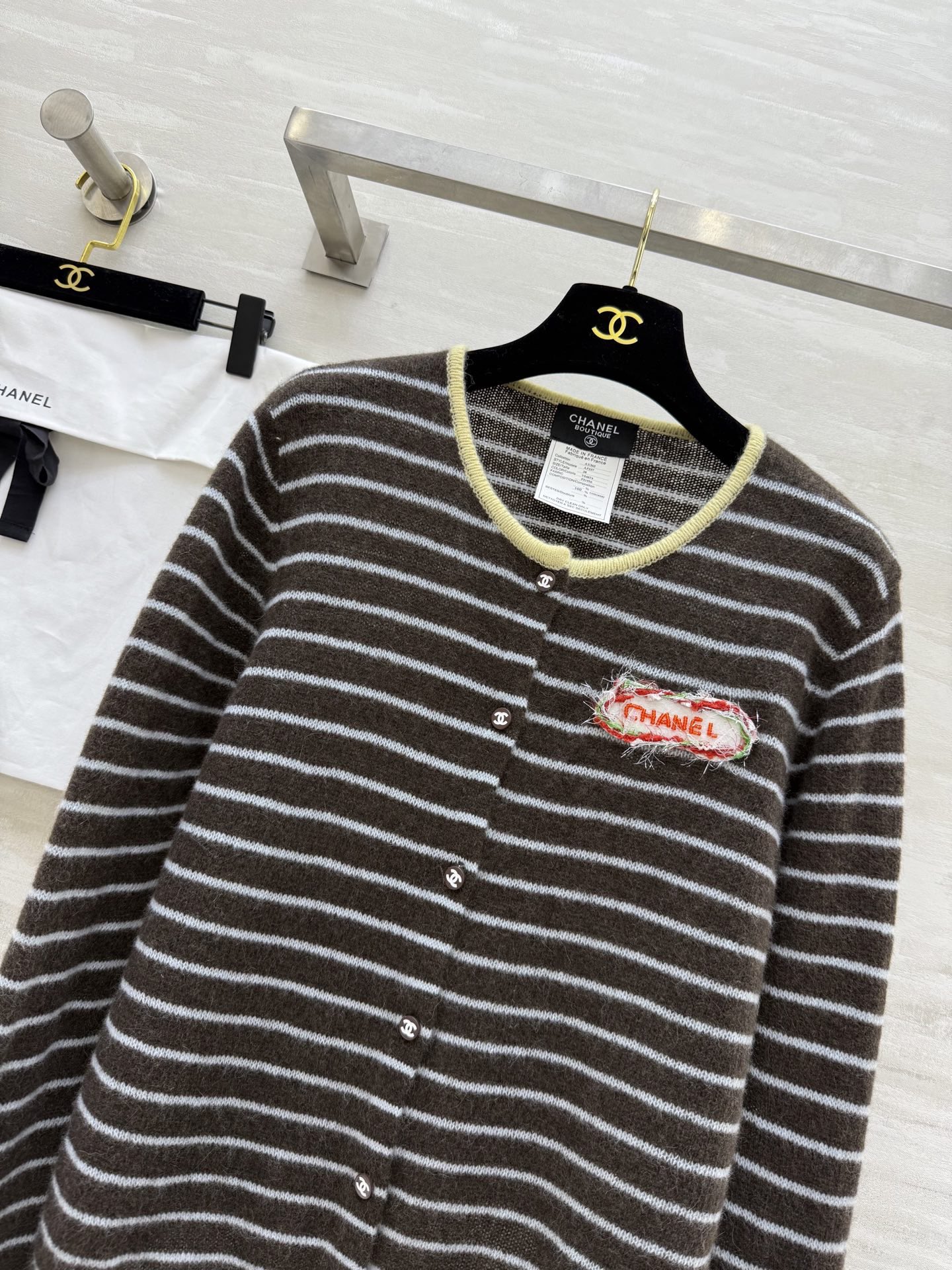 #Chane♡新款 定制羊驼毛条纹开衫外套 高品质 现货来 配送防尘袋 size：36/38/40（38