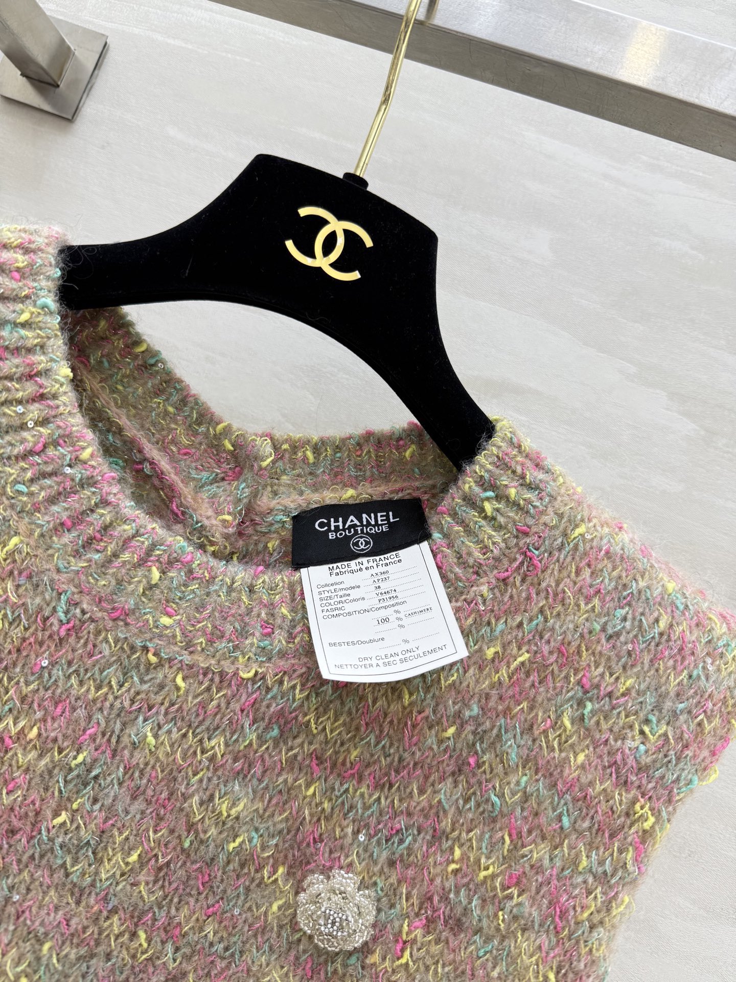 #Chane♡新款 中古系列 马海毛毛绒纱线🧶彩色正反两穿马甲 高品质 配送防尘袋 现货来size：36