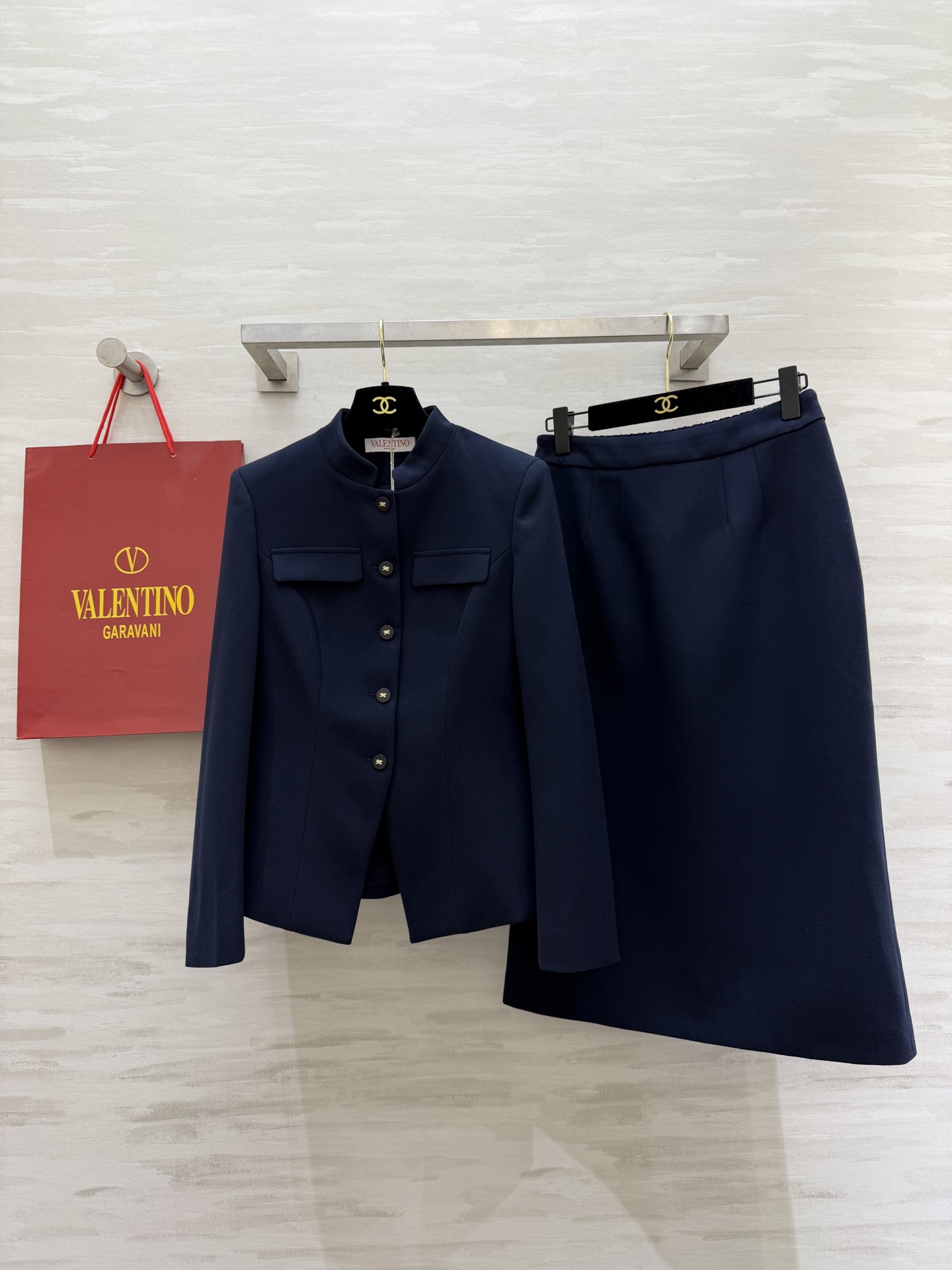 #Valentin♡²⁶新款 立领千金名媛风套装 立领+蝴蝶结纽扣设计 精致又高级 深蓝色调超显气质 外