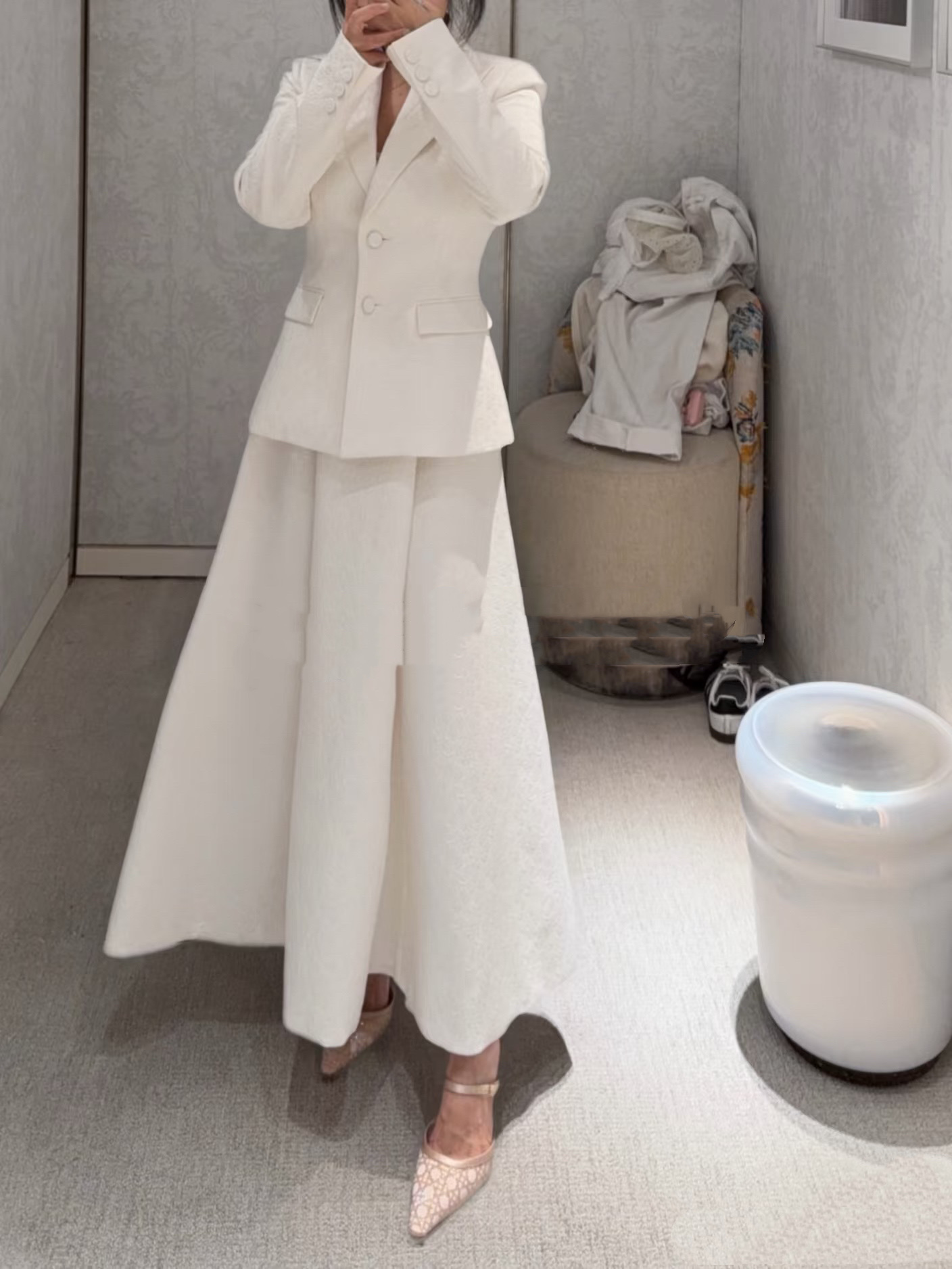 NO:713598,,,19860909,,,Women's clothing