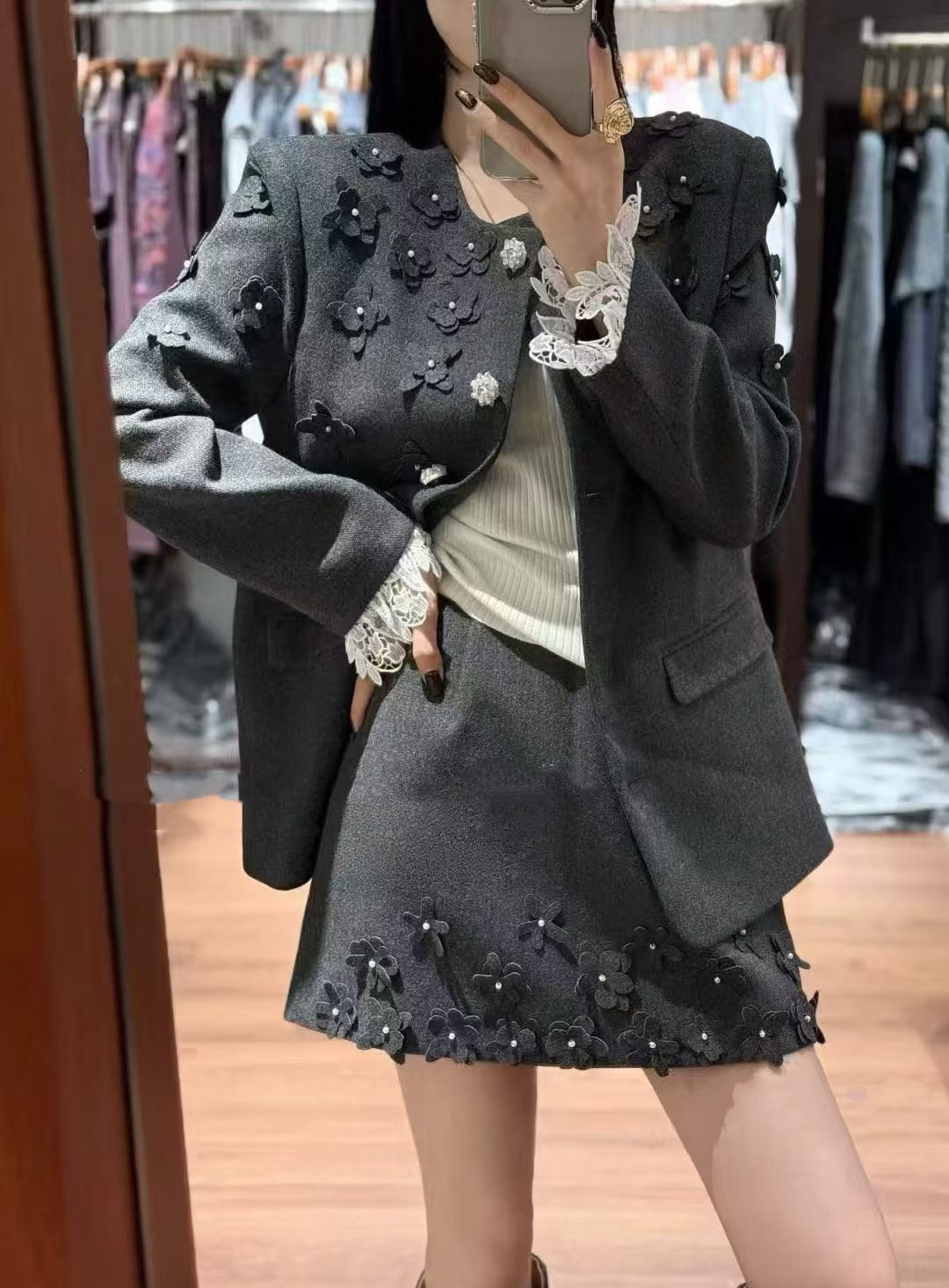 NO:713597,,,19860909,,,Women's clothing