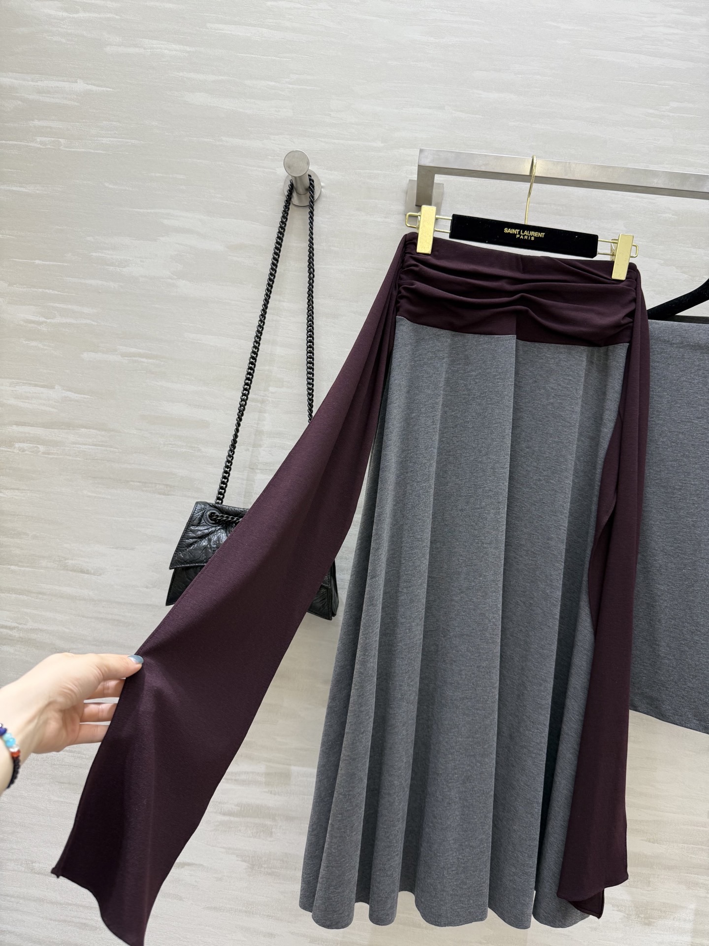 #Loew♡新款 设计感套装 时髦精必入 高品质 现货首发size：S/M/L/XL（M码肩宽：38，胸