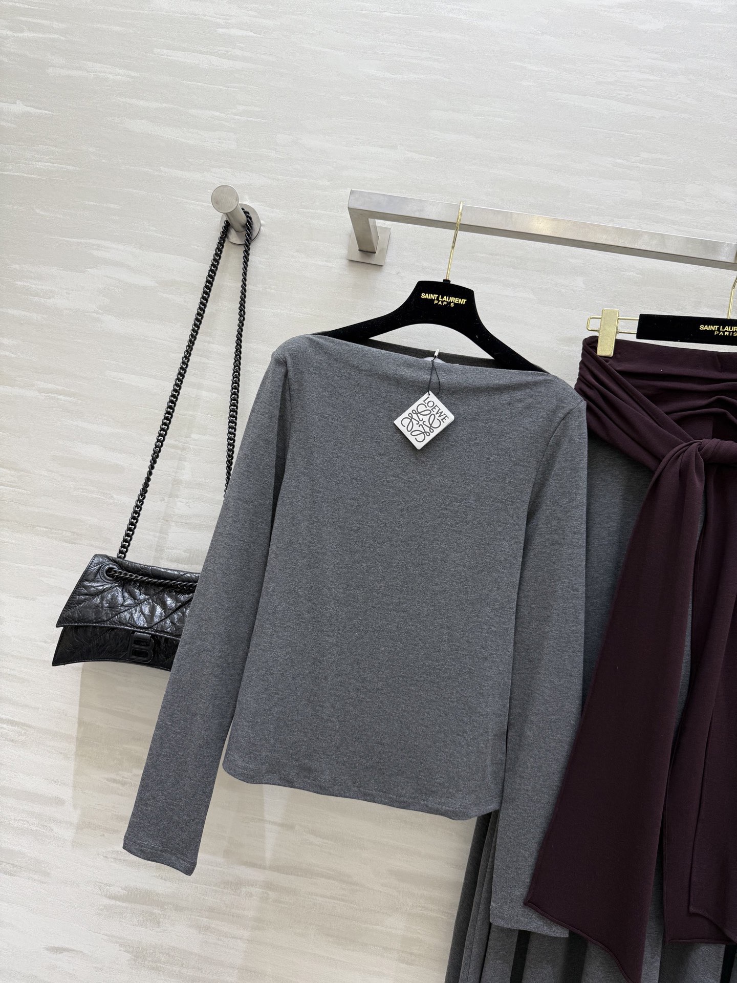 #Loew♡新款 设计感套装 时髦精必入 高品质 现货首发size：S/M/L/XL（M码肩宽：38，胸