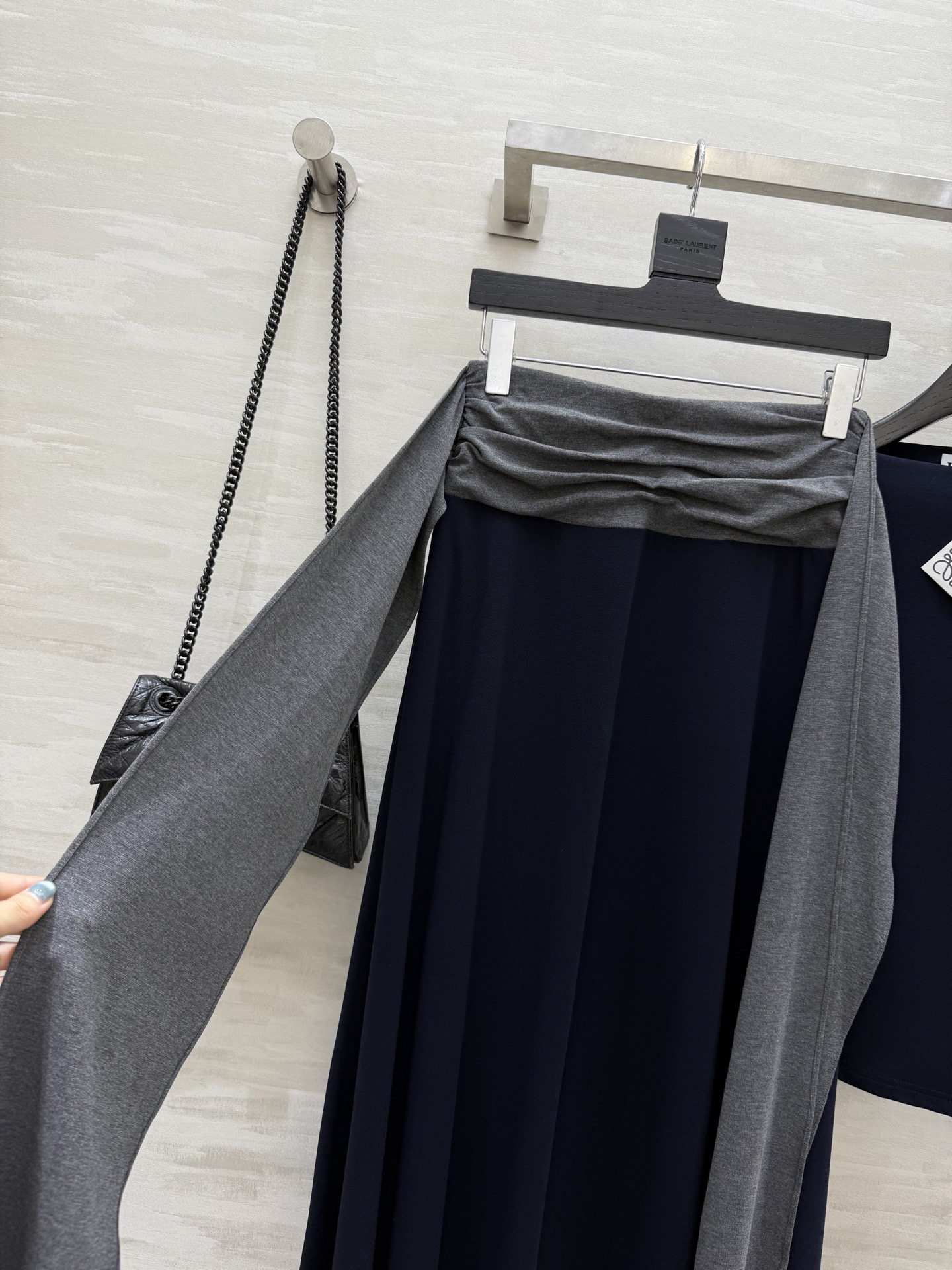 #Loew♡新款 设计感套装 时髦精必入 高品质 现货首发size：S/M/L/XL（M码肩宽：38，胸