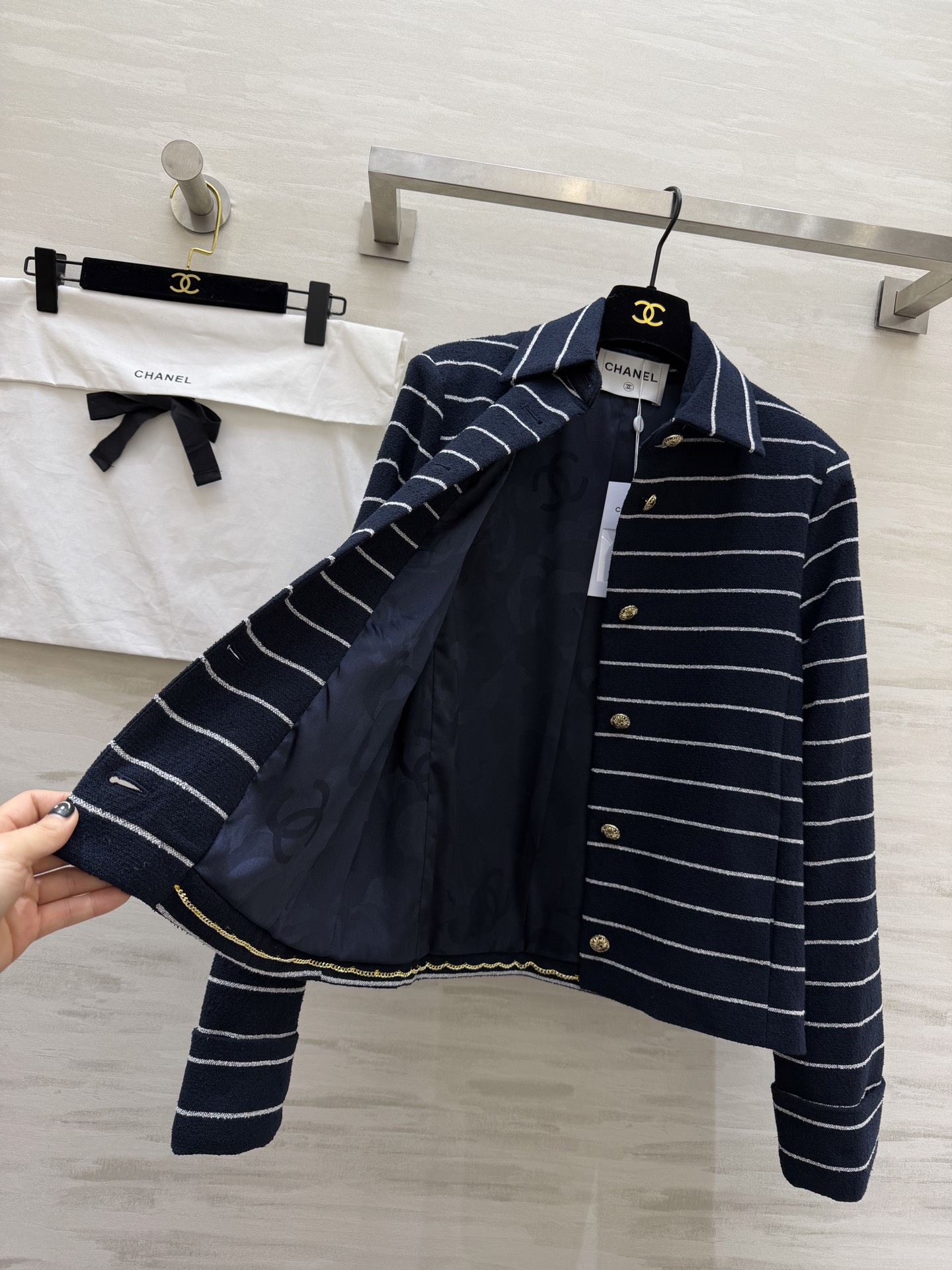 #Chane♡²⁶C系列条纹上衣 深蓝+白色条纹 金色纽扣点缀 高级又精致✨ 高品质定制 现货首发siz