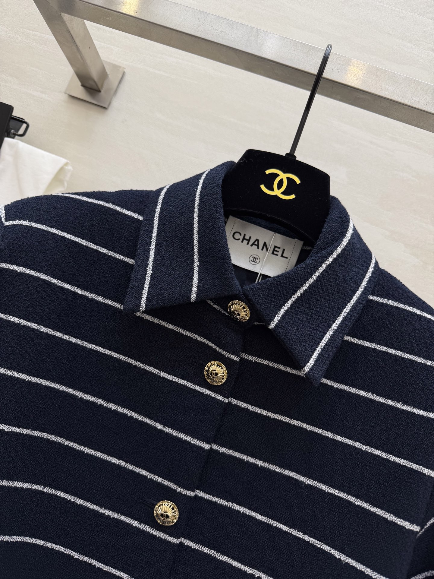 #Chane♡²⁶C系列条纹上衣 深蓝+白色条纹 金色纽扣点缀 高级又精致✨ 高品质定制 现货首发siz