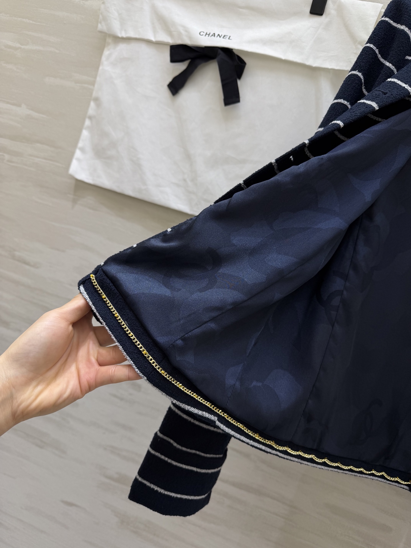 #Chane♡²⁶C系列条纹上衣 深蓝+白色条纹 金色纽扣点缀 高级又精致✨ 高品质定制 现货首发siz