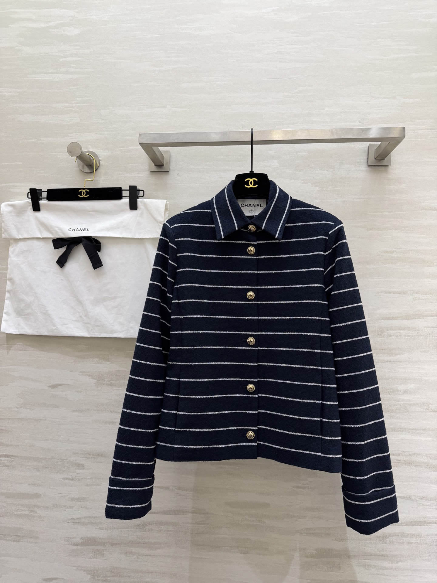 #Chane♡²⁶C系列条纹上衣 深蓝+白色条纹 金色纽扣点缀 高级又精致✨ 高品质定制 现货首发siz