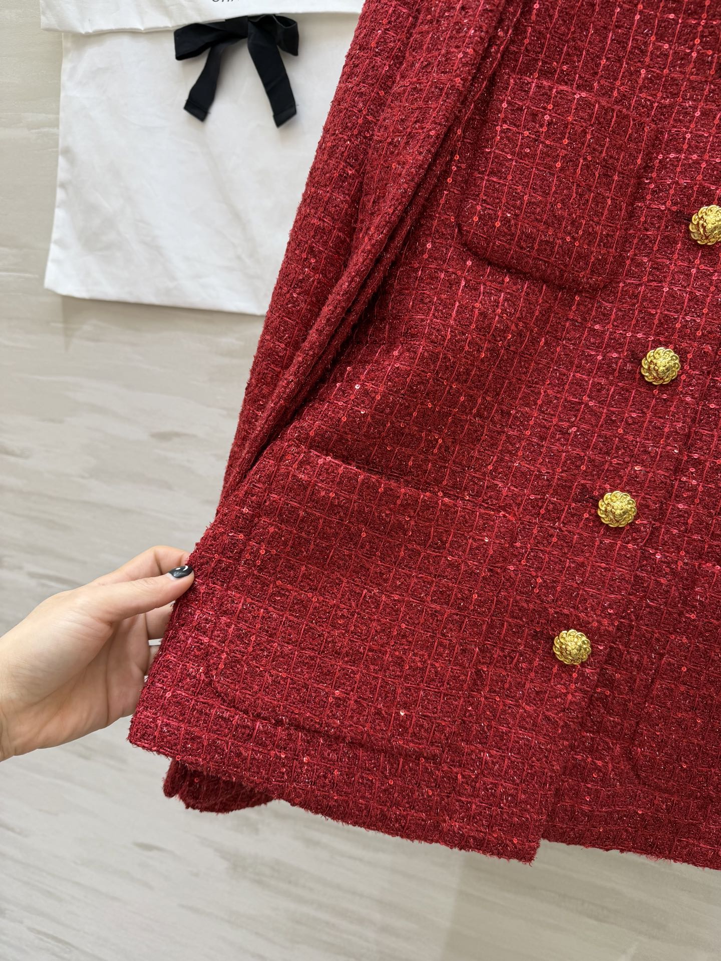 #Chane♡²⁶新款 红色编织粗花呢外套 金色纽扣+腰带设计 优雅又精致 纹理感粗花呢材质 本布腰带轻