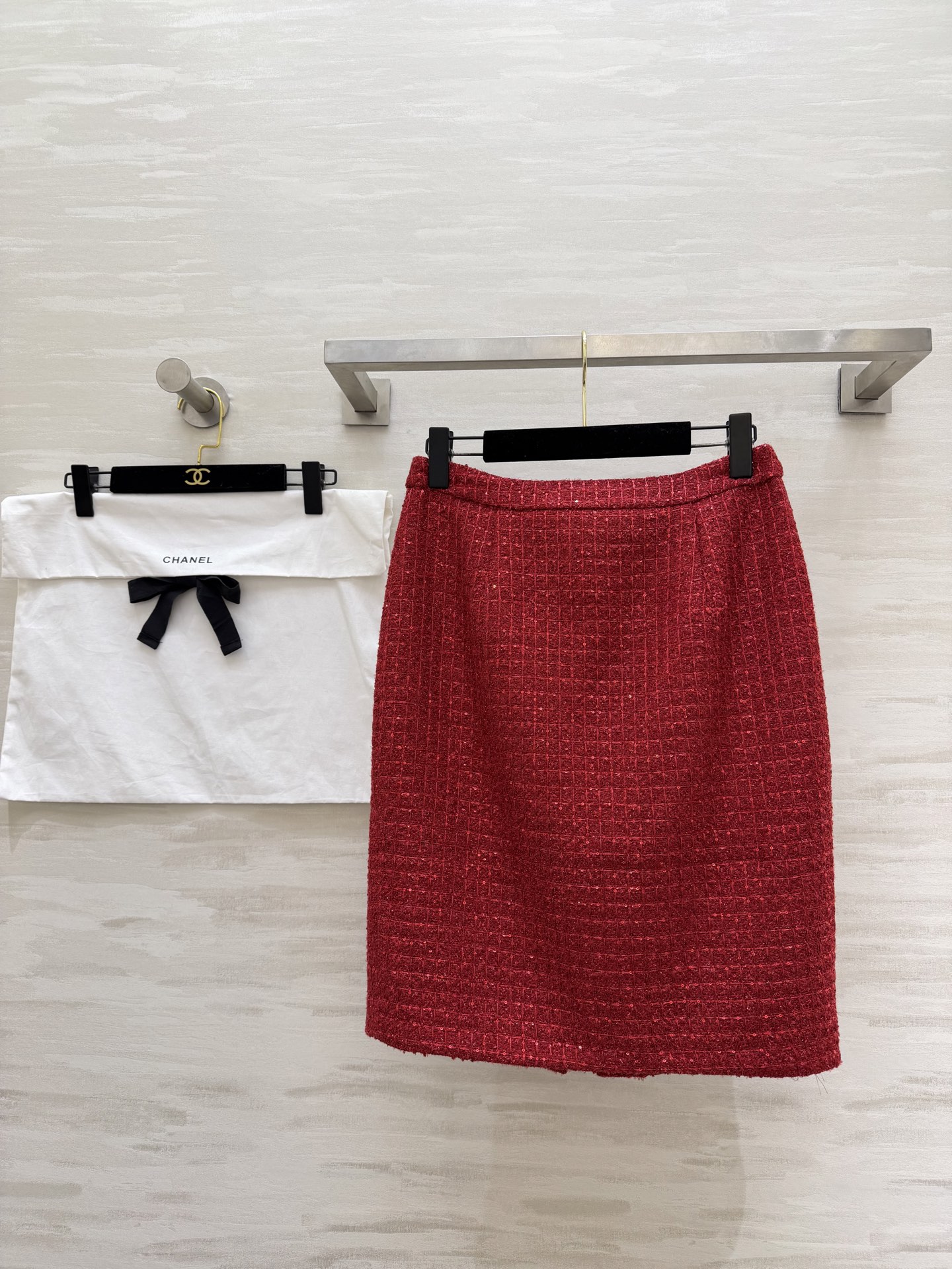 #Chane♡²⁶新款 红色编织粗花呢半裙 金色纽扣优雅又精致 纹理感粗花呢材质 高品质定制 现货首发s