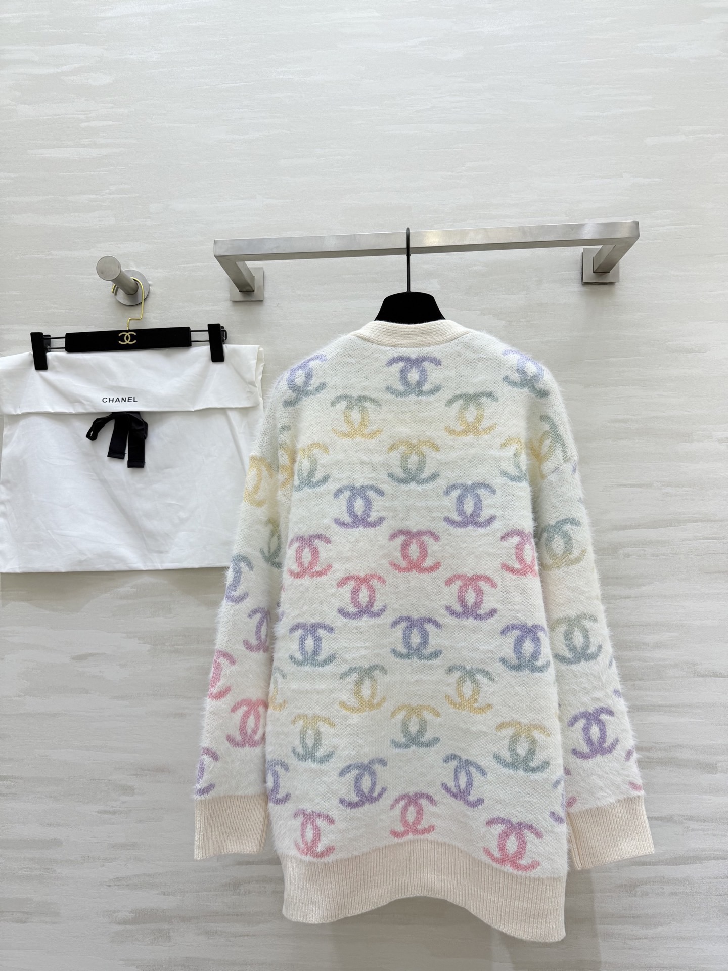 #Chane♡新款 渐变彩色双C马海毛开衫外套 定制马海毛质地柔软舒适 重工彩色丝线钩织渐变纹理 高品质