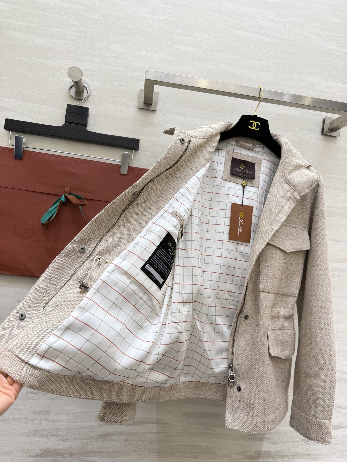 #Loro Pian♡²⁶新款 松弛老钱风连帽外套 采用高品质羊毛混纺面料 柔软亲肤 立领+可拆卸连帽设