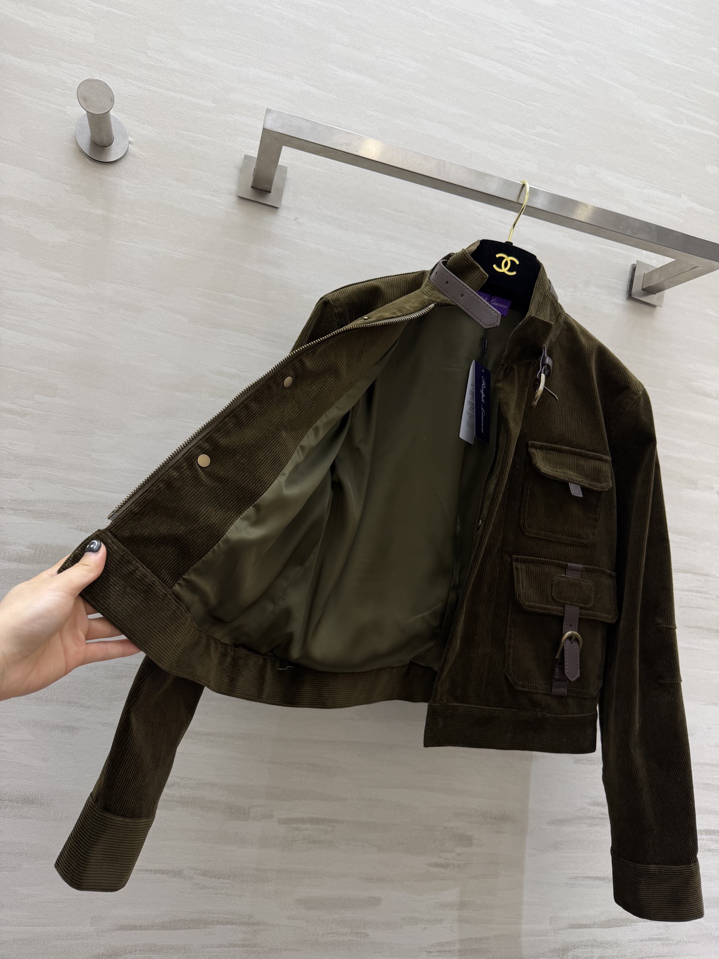 Ralph Lauren紫标系列 灯芯绒夹克外套 定制复古橄榄绿灯芯绒面料 深棕色羊皮带装饰细节满分 定