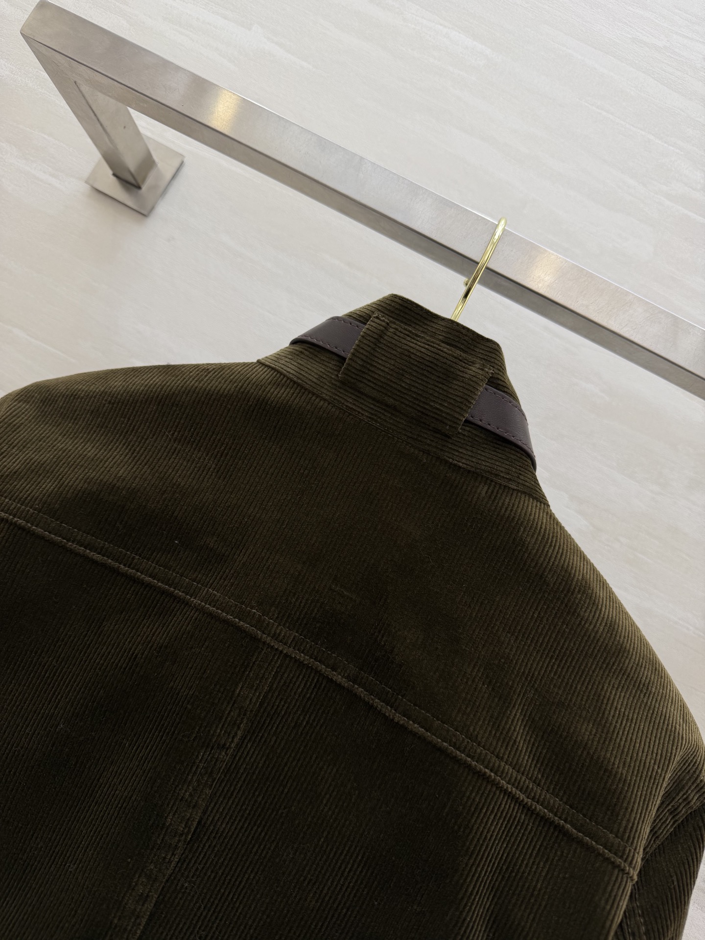 Ralph Lauren紫标系列 灯芯绒夹克外套 定制复古橄榄绿灯芯绒面料 深棕色羊皮带装饰细节满分 定