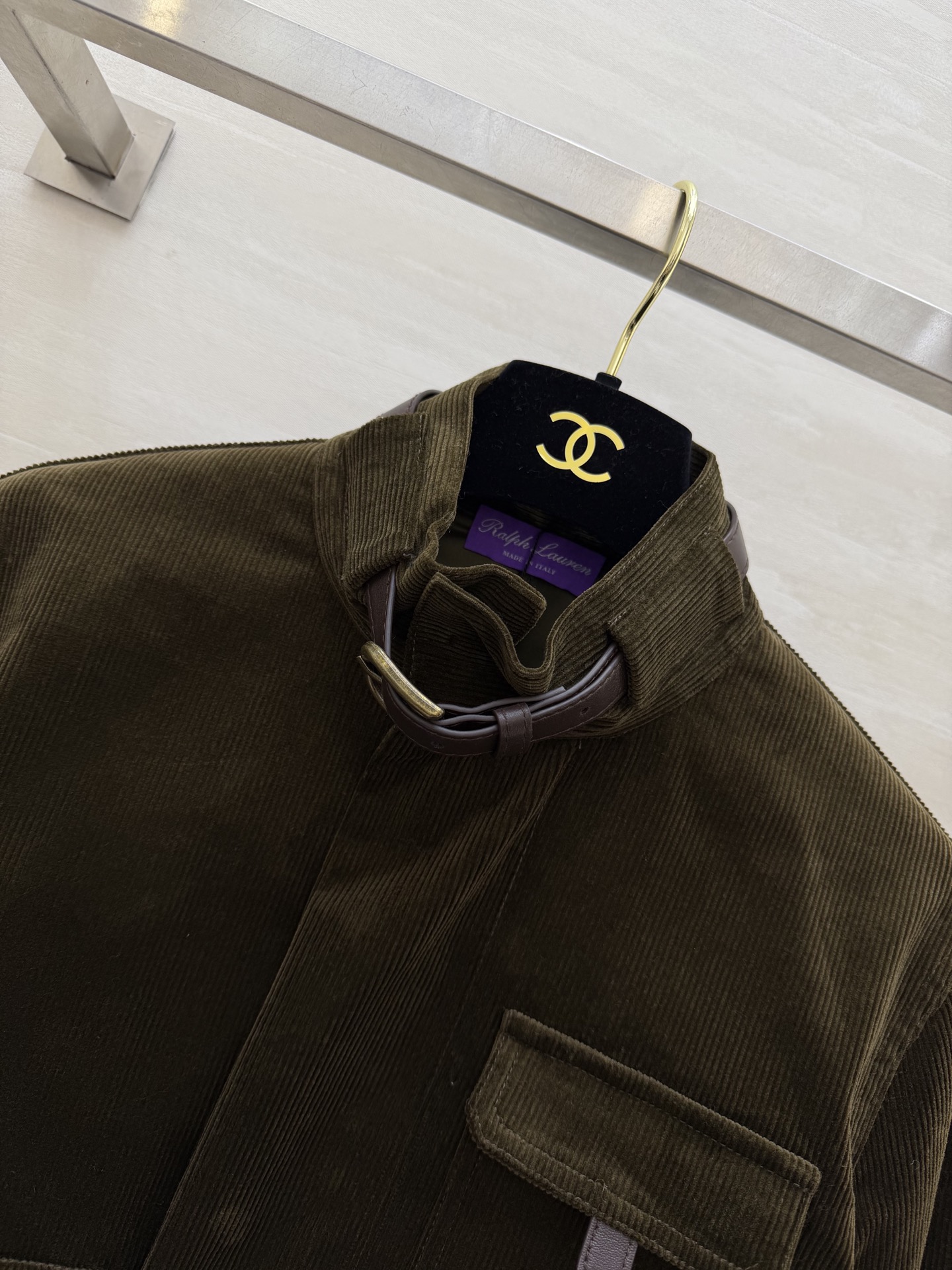 Ralph Lauren紫标系列 灯芯绒夹克外套 定制复古橄榄绿灯芯绒面料 深棕色羊皮带装饰细节满分 定