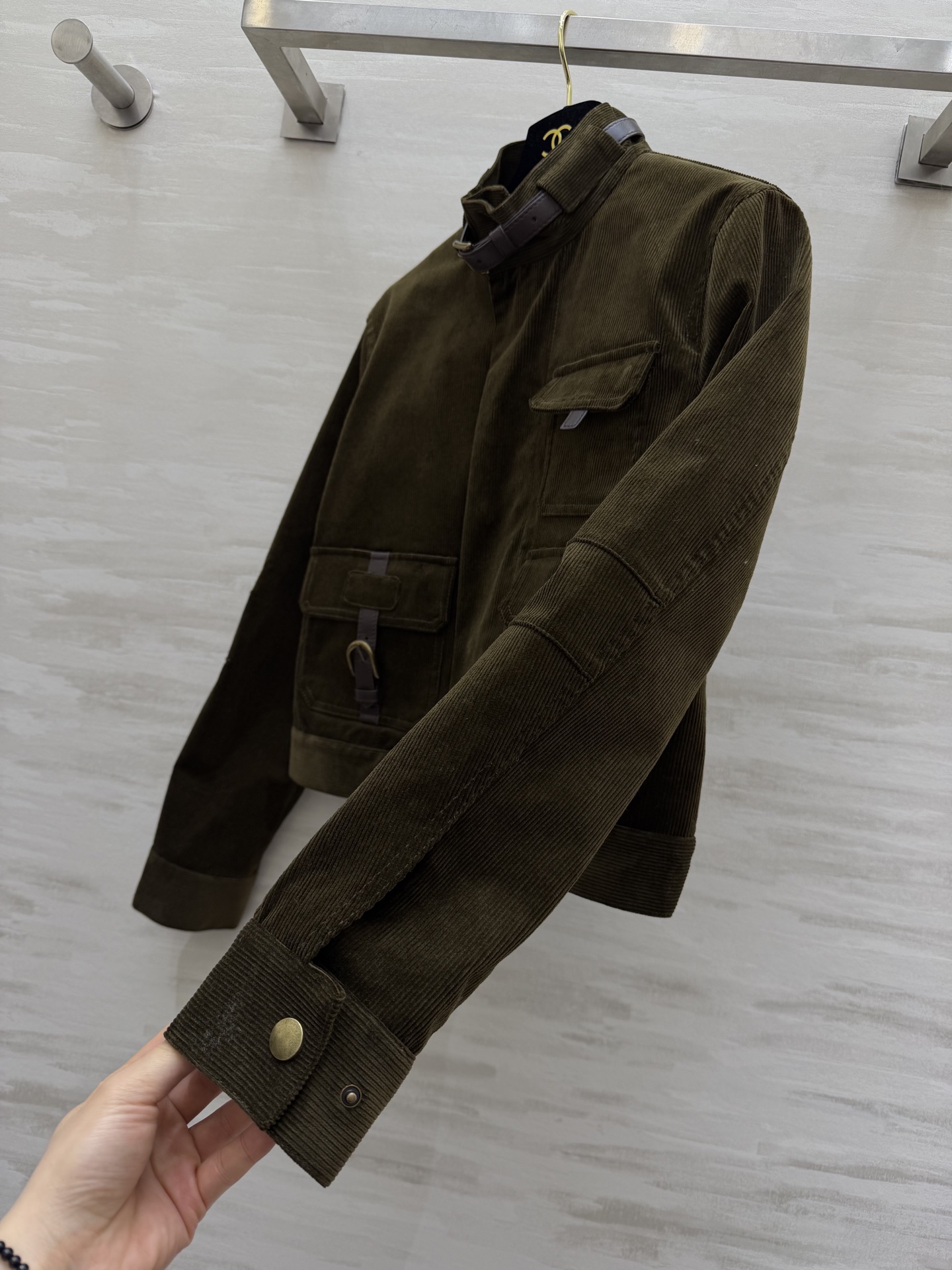 Ralph Lauren紫标系列 灯芯绒夹克外套 定制复古橄榄绿灯芯绒面料 深棕色羊皮带装饰细节满分 定