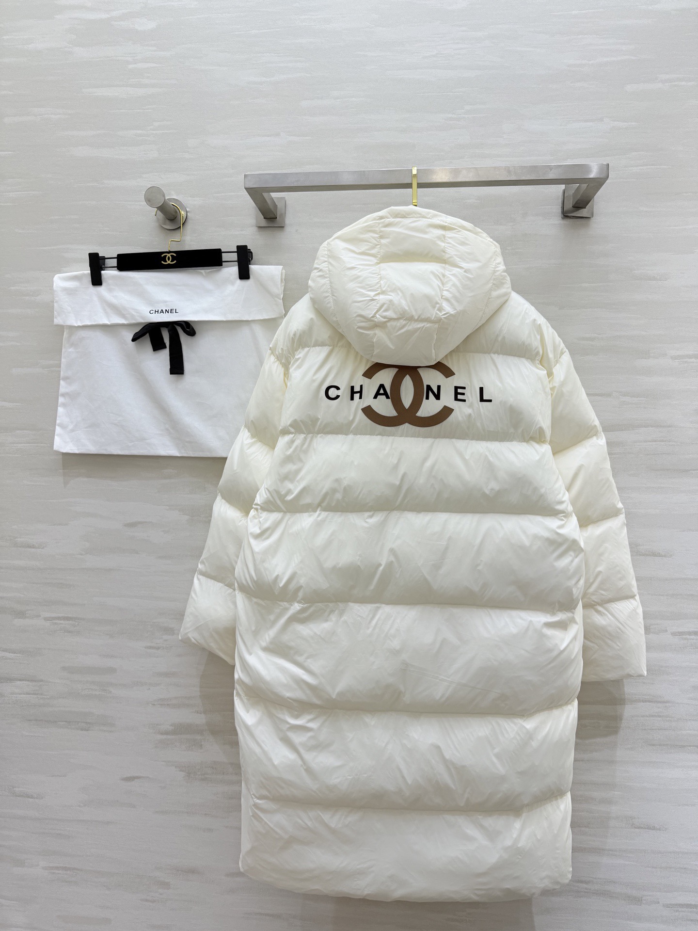 #Chane♡新款长款羽绒棉服 背部经典双C Logo超有辨识度！白鸭绒填充 保暖力满分 冬天穿超安心 