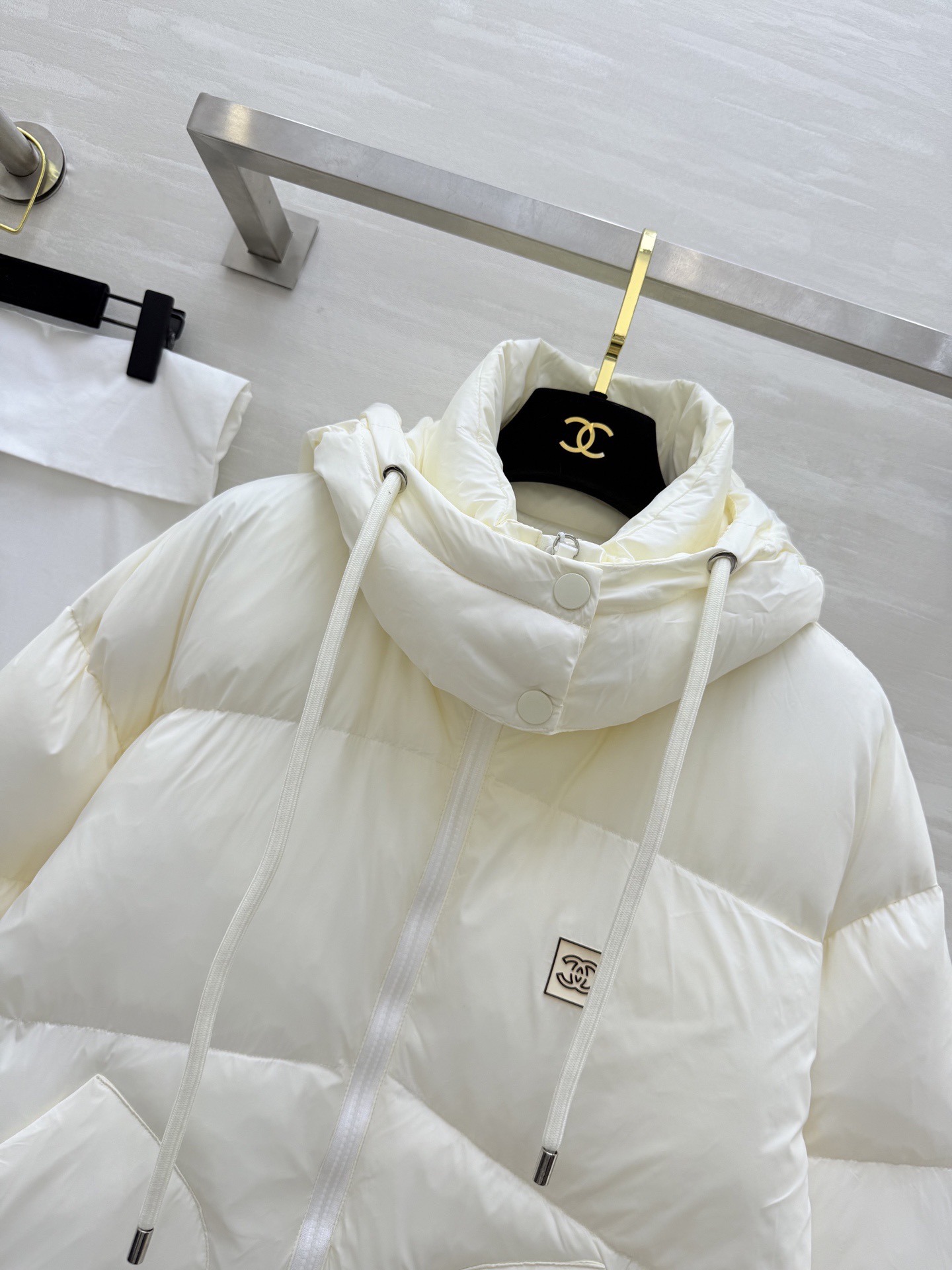 #Chane♡新款长款羽绒棉服 背部经典双C Logo超有辨识度！白鸭绒填充 保暖力满分 冬天穿超安心 