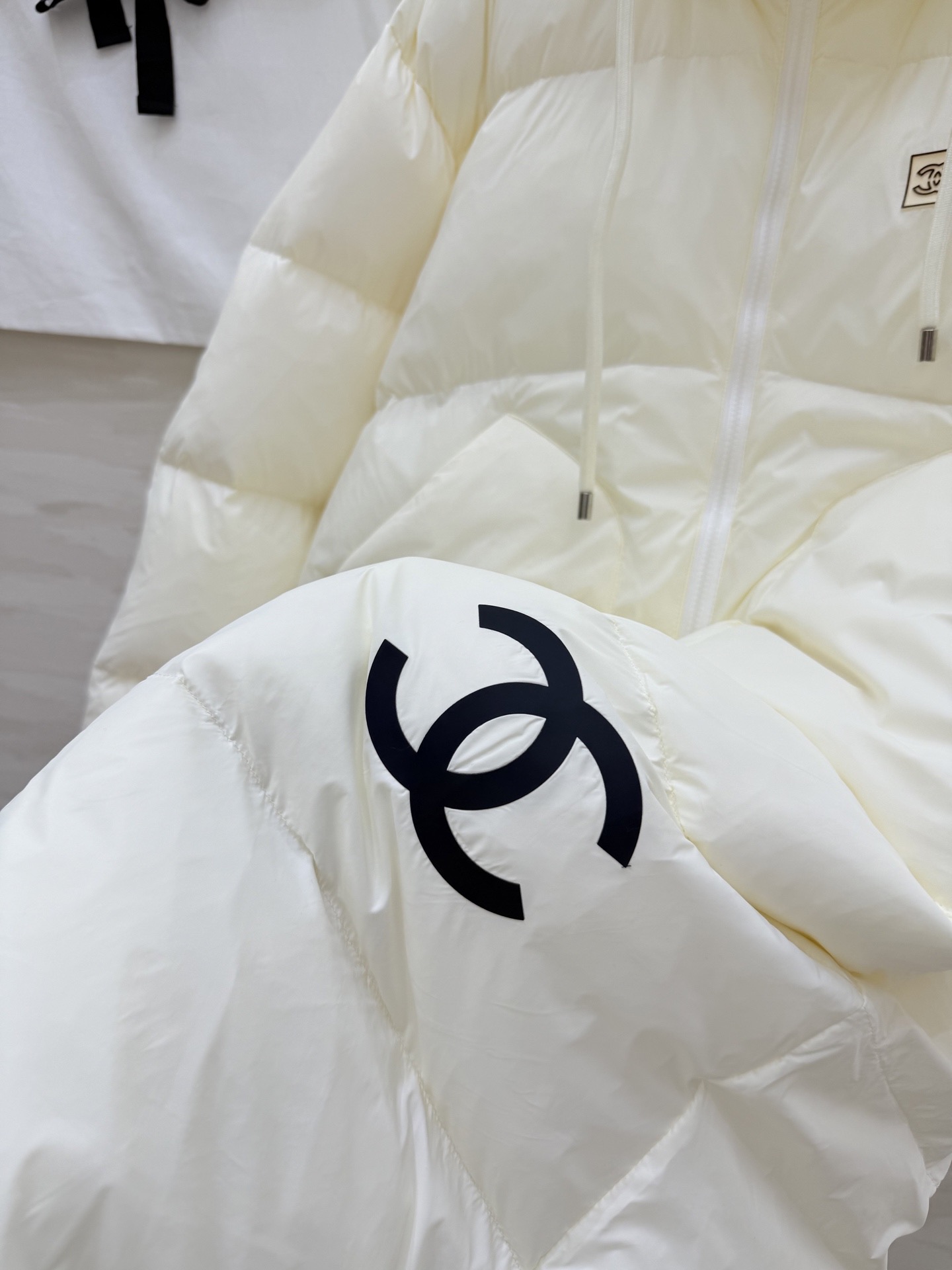 #Chane♡新款长款羽绒棉服 背部经典双C Logo超有辨识度！白鸭绒填充 保暖力满分 冬天穿超安心 