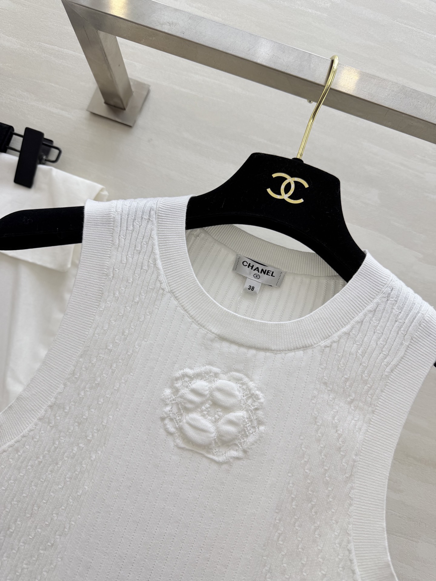 #Chane♡²⁶C 立体山茶花刺绣背心 原版开发 高品质定制 现货首发size：36/38/40（）