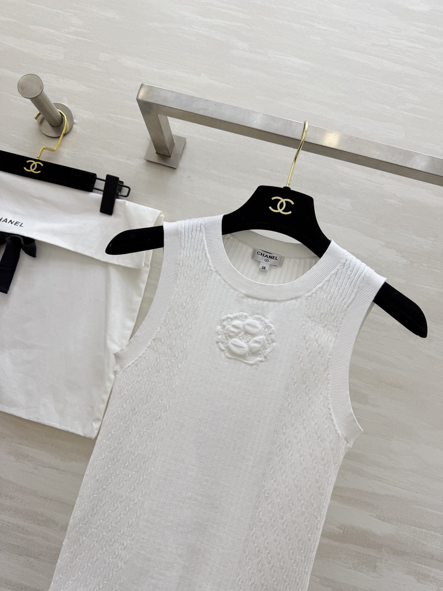 #Chane♡²⁶C 立体山茶花刺绣背心 原版开发 高品质定制 现货首发size：36/38/40（）