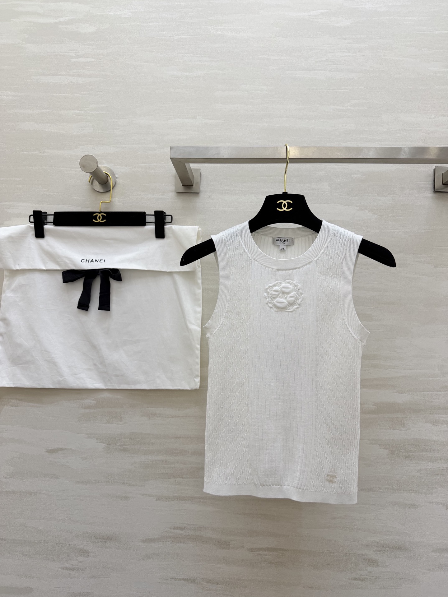 NO:715810,#ChaneC three-dimensional camellia embroidered vest, original development, high quality customization, ready for sale, size 36/38/40 (,,chanel,19860909#ChaneC 立体山茶花刺绣背心 原版开发 高品质定制 现货首发size36/38/40（,,chanel,,Women's clothing