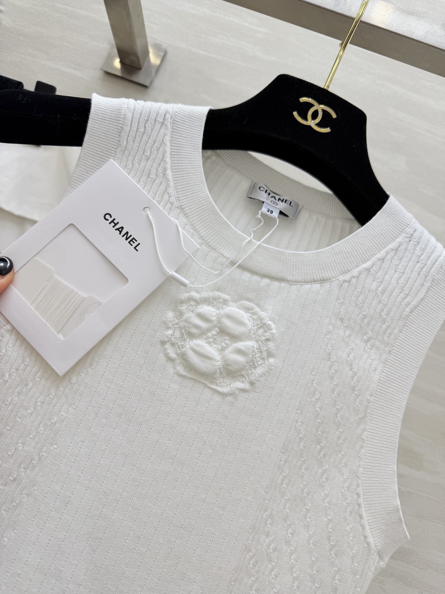 #Chane♡²⁶C 立体山茶花刺绣背心 原版开发 高品质定制 现货首发size：36/38/40（）